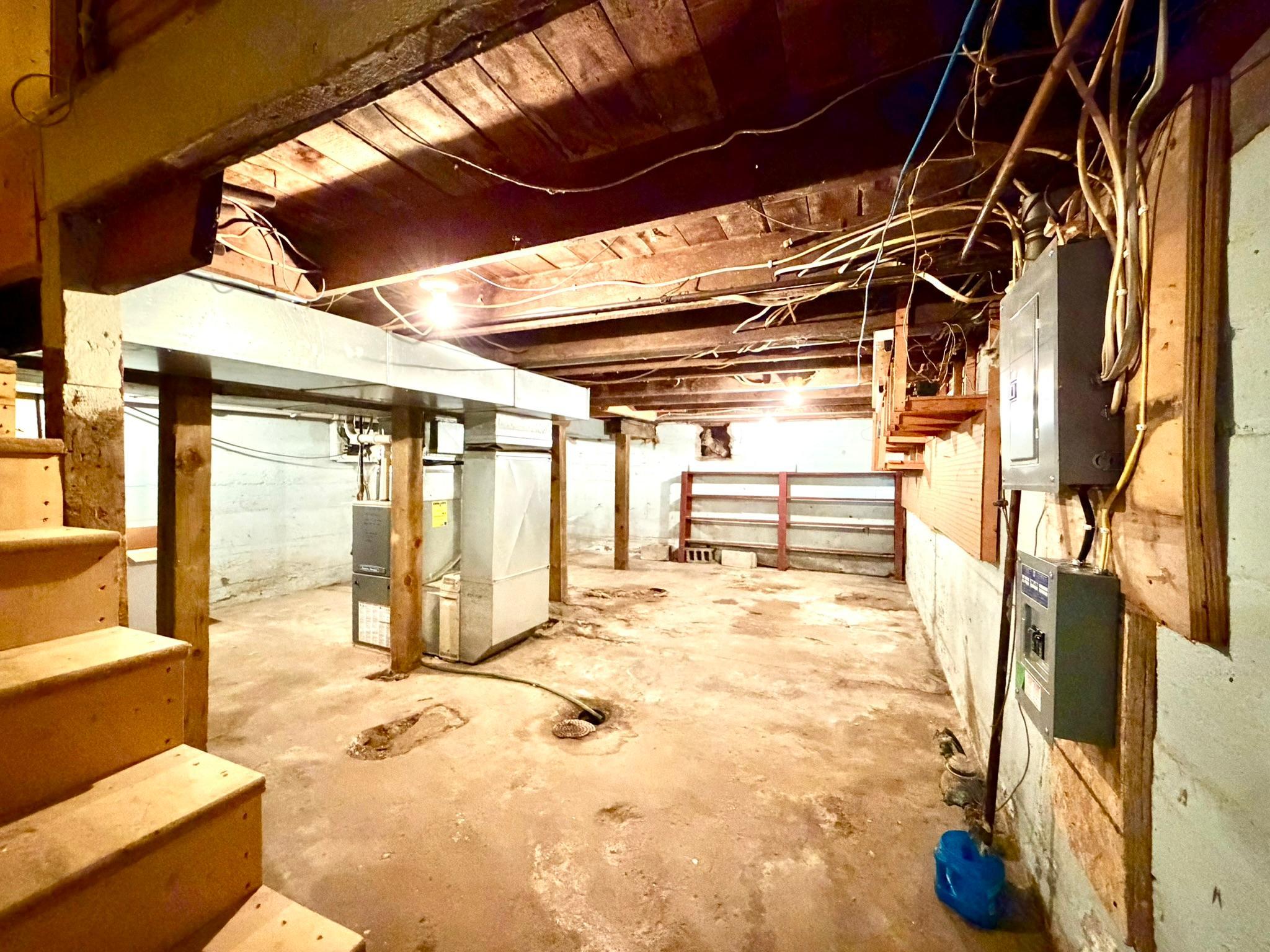 main property photo 33