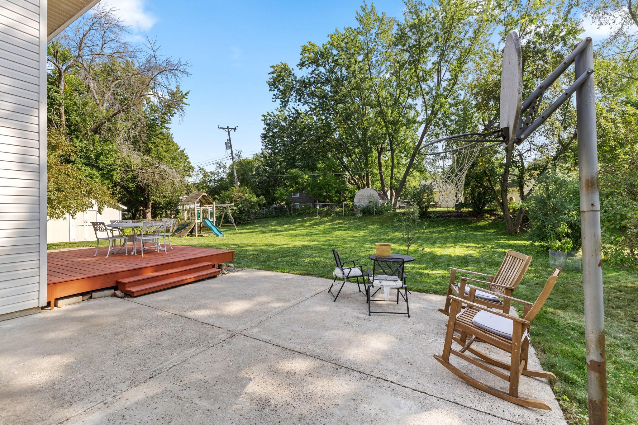 main property photo 28