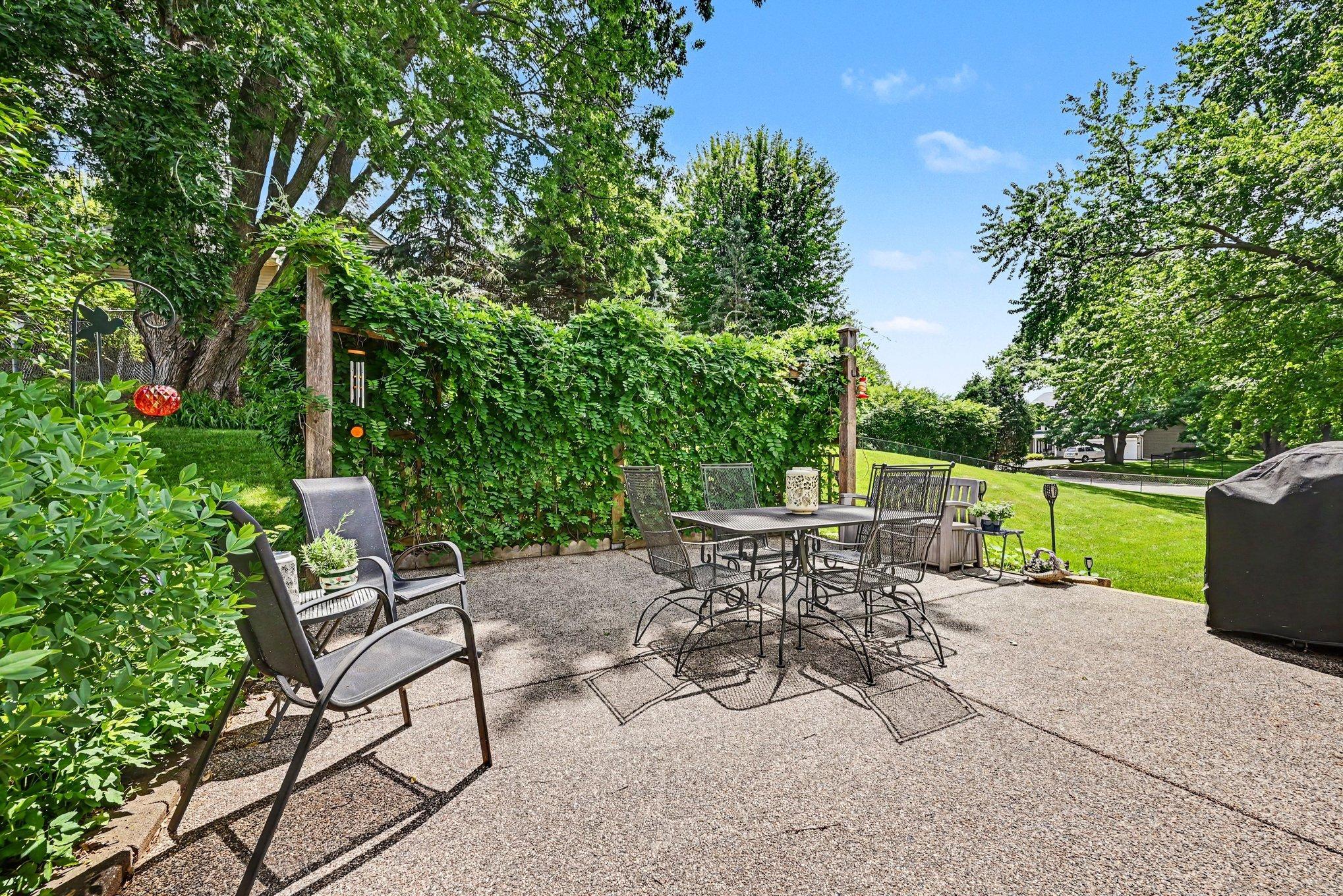 main property photo 5