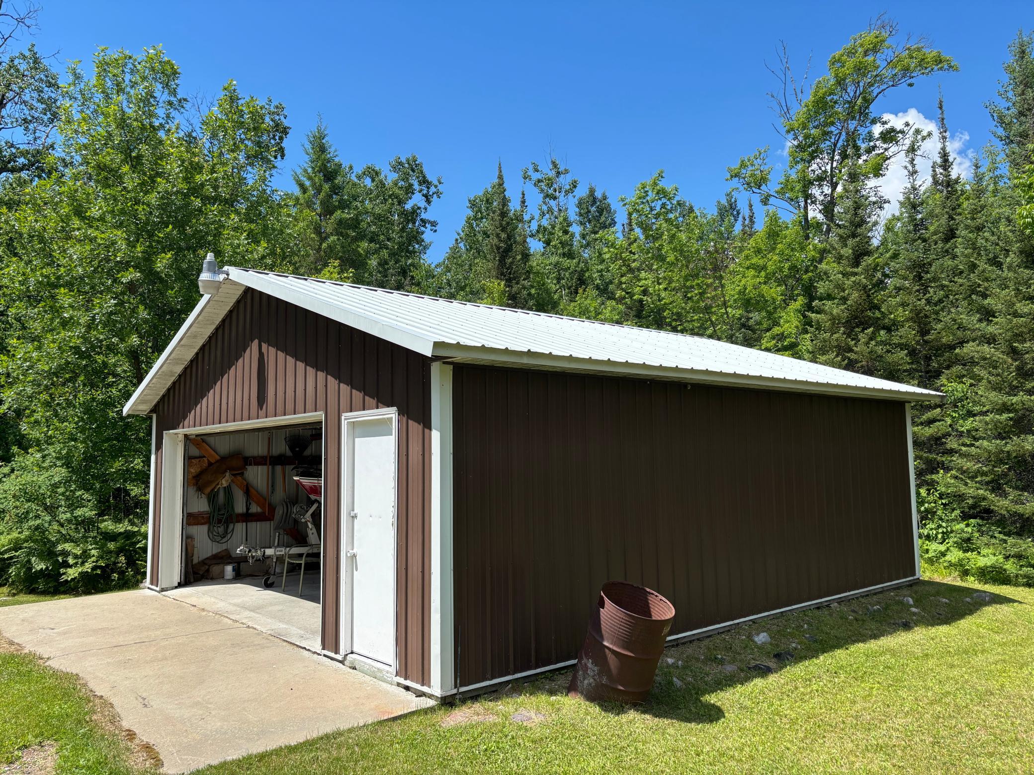 main property photo 15