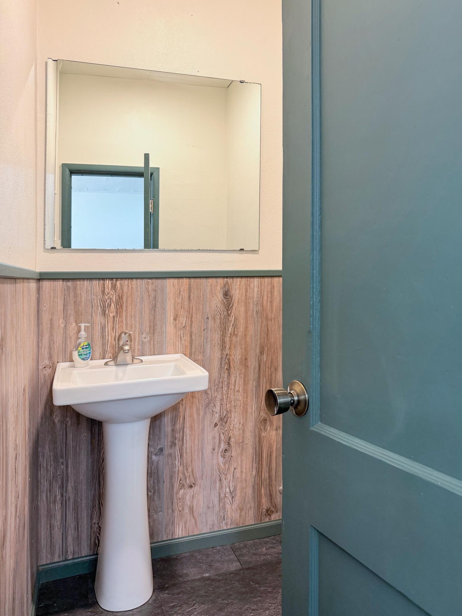 main property photo 25