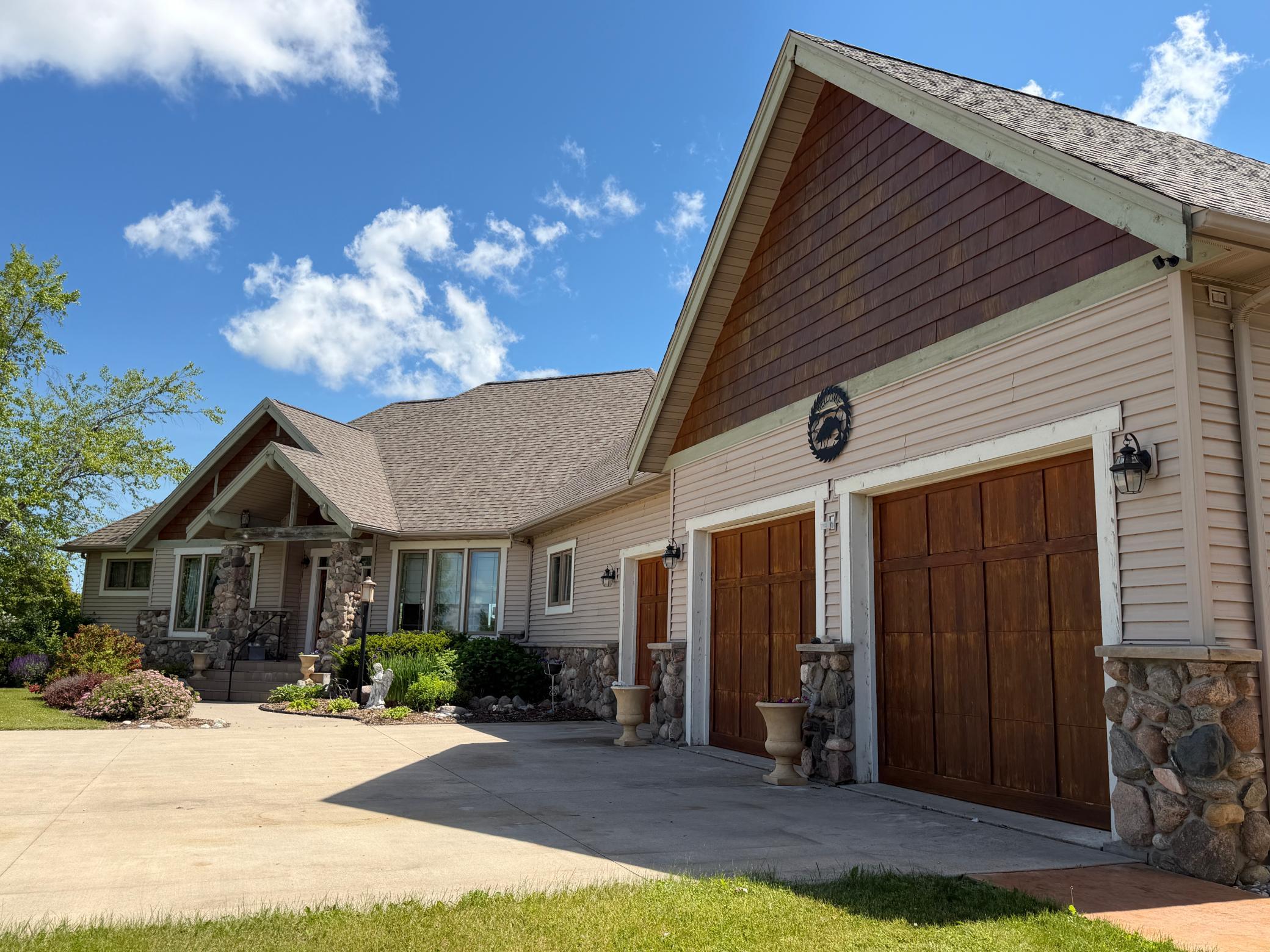 main property photo 89