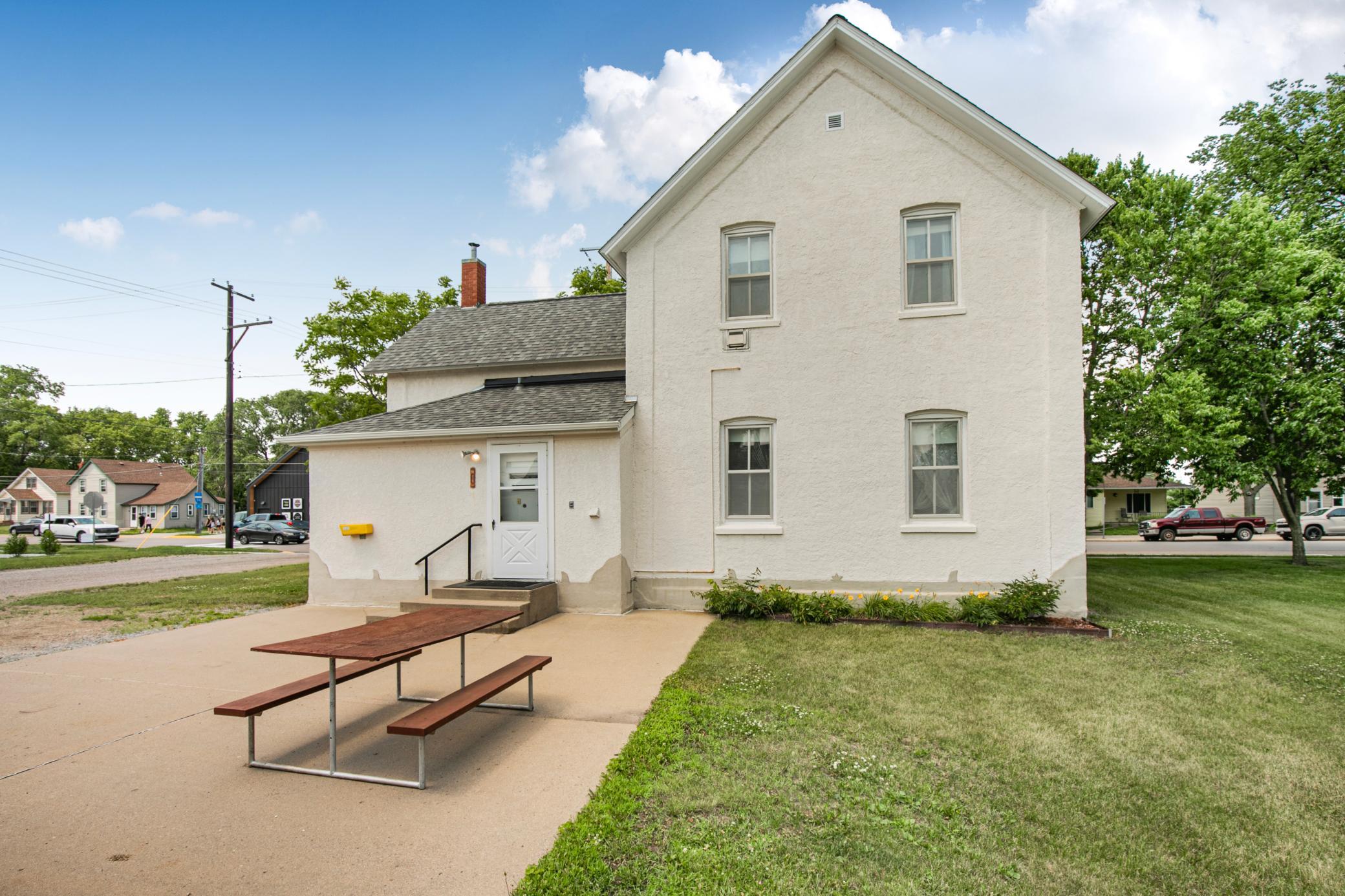 main property photo 3
