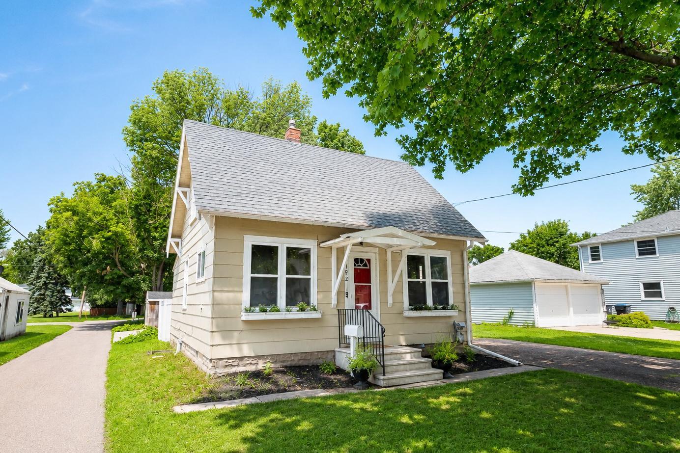 main property photo 3
