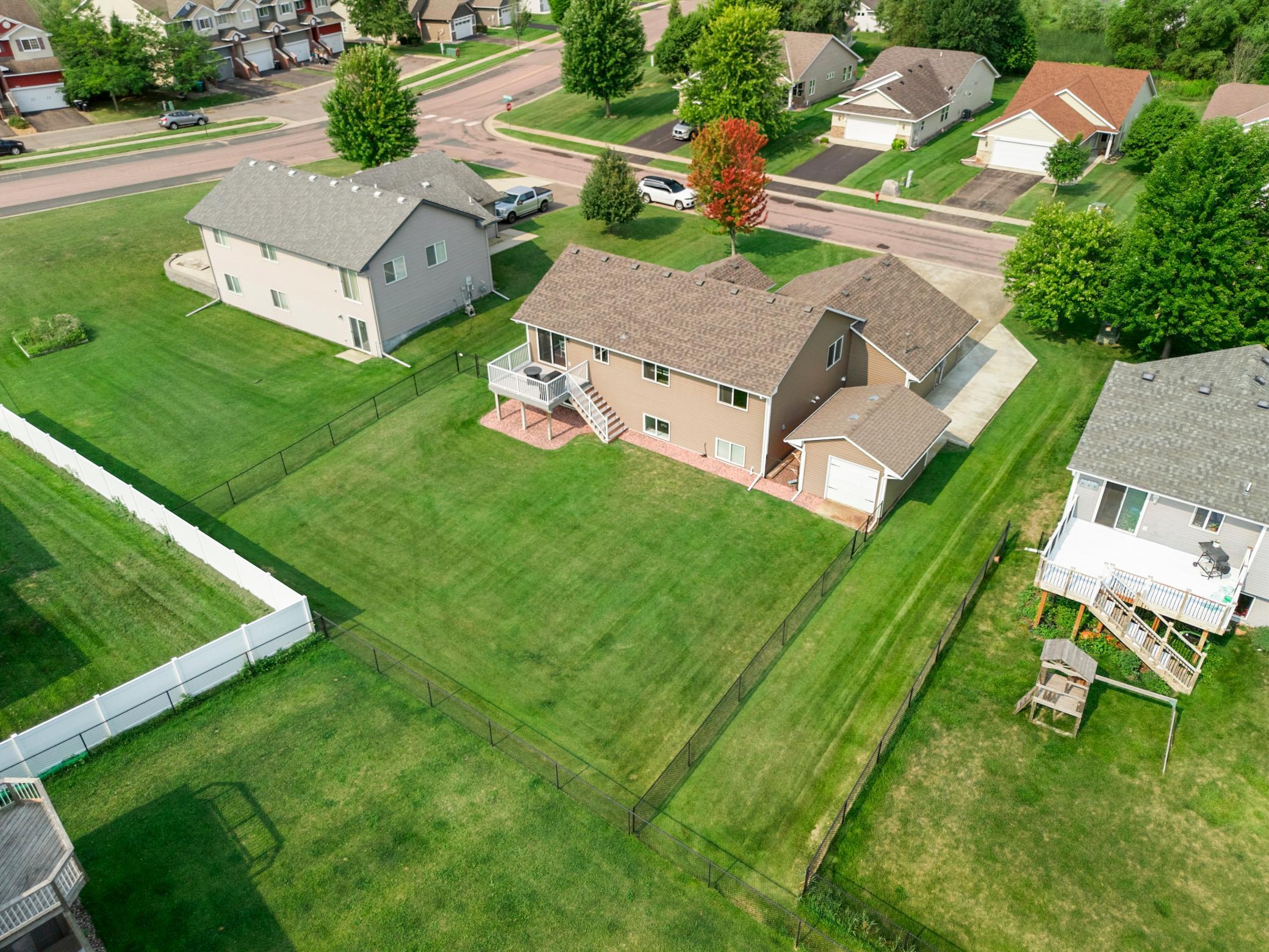 main property photo 45