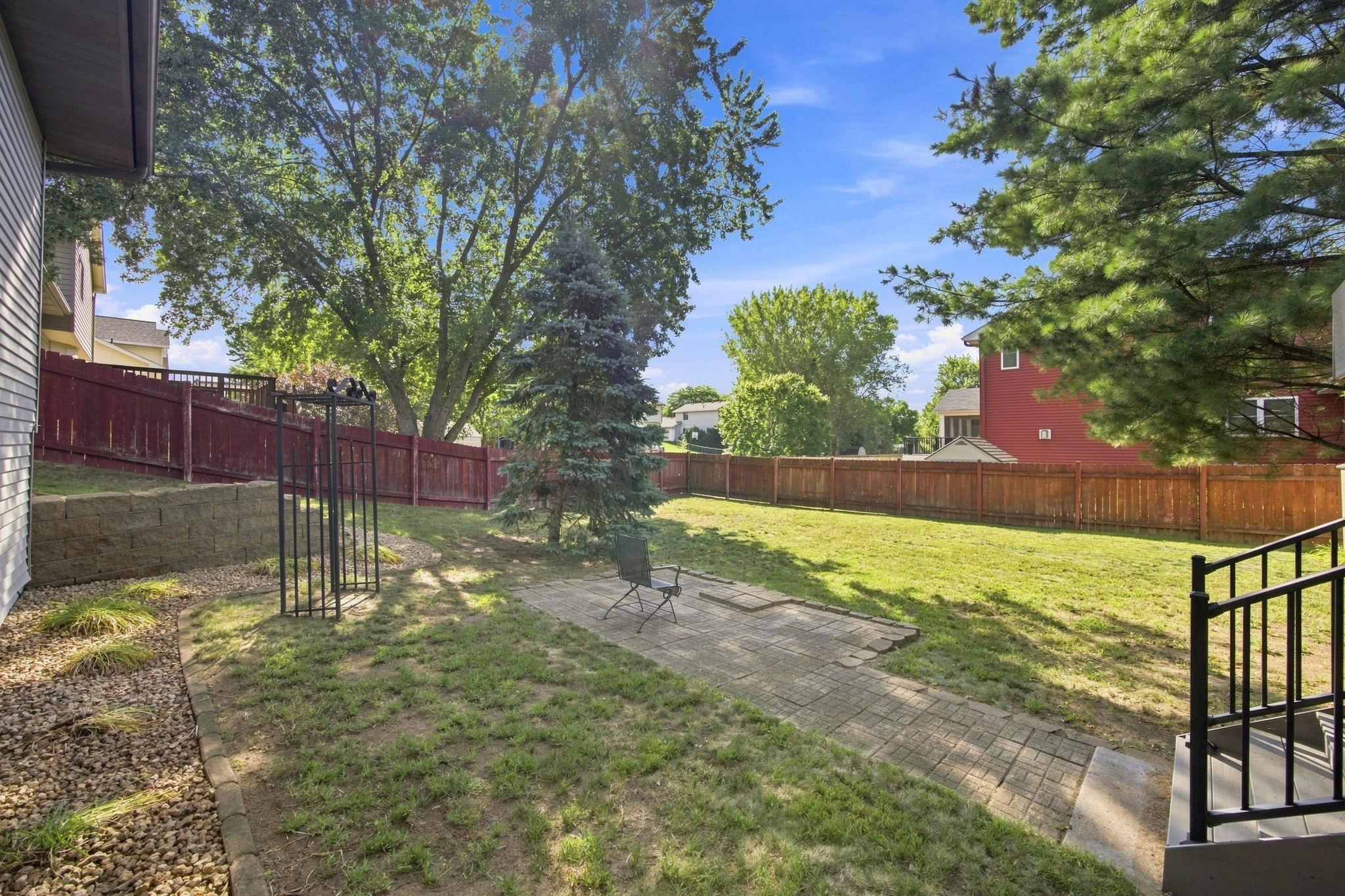 main property photo 28
