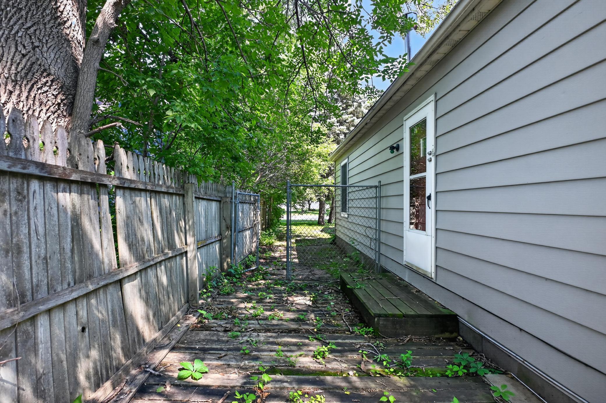 main property photo 48