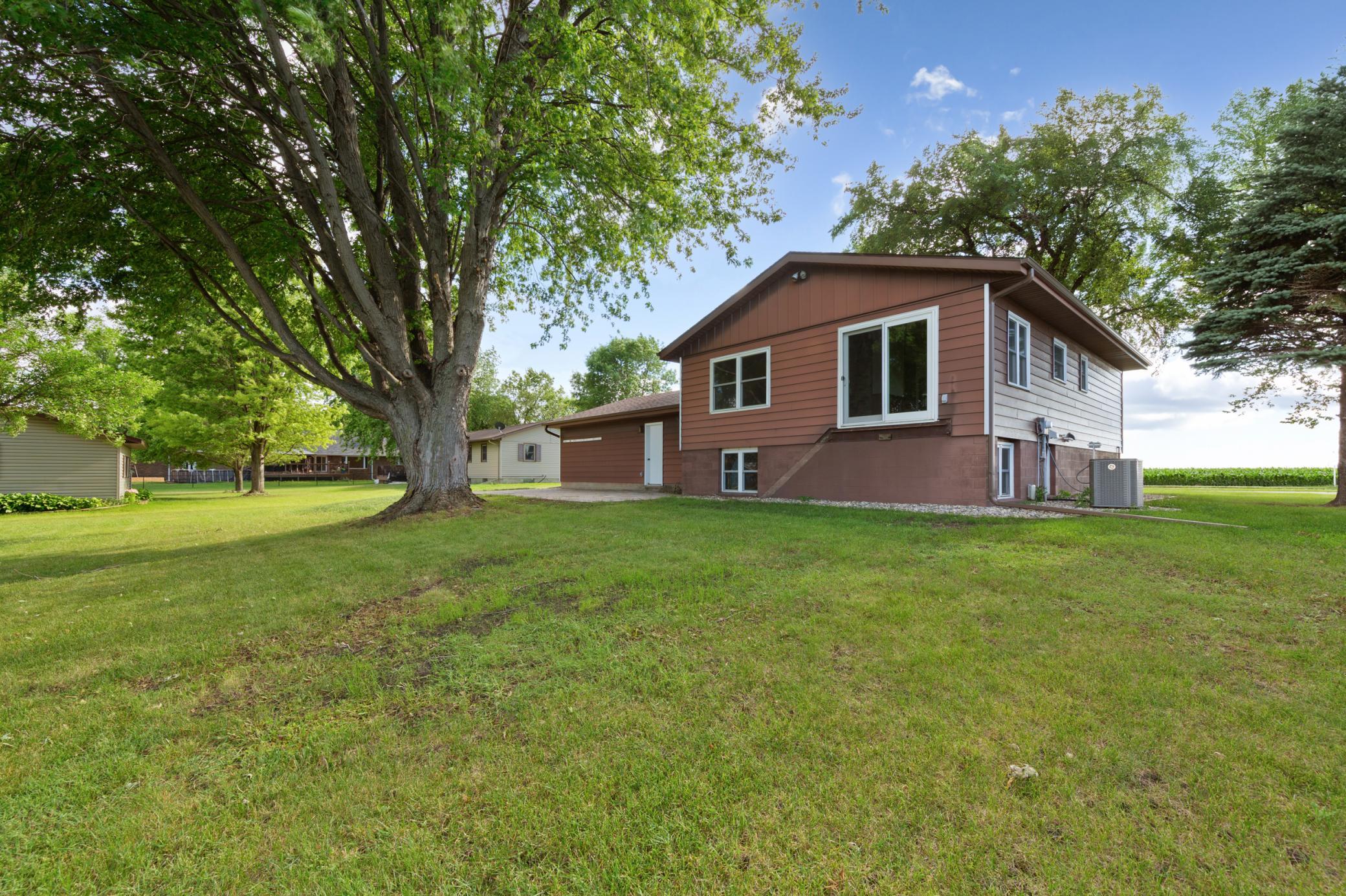 main property photo 33