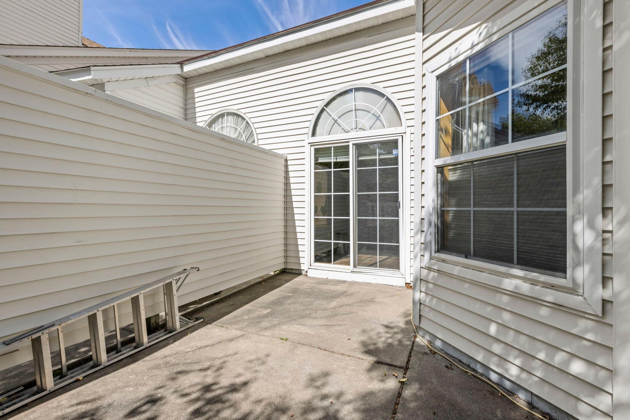 main property photo 22