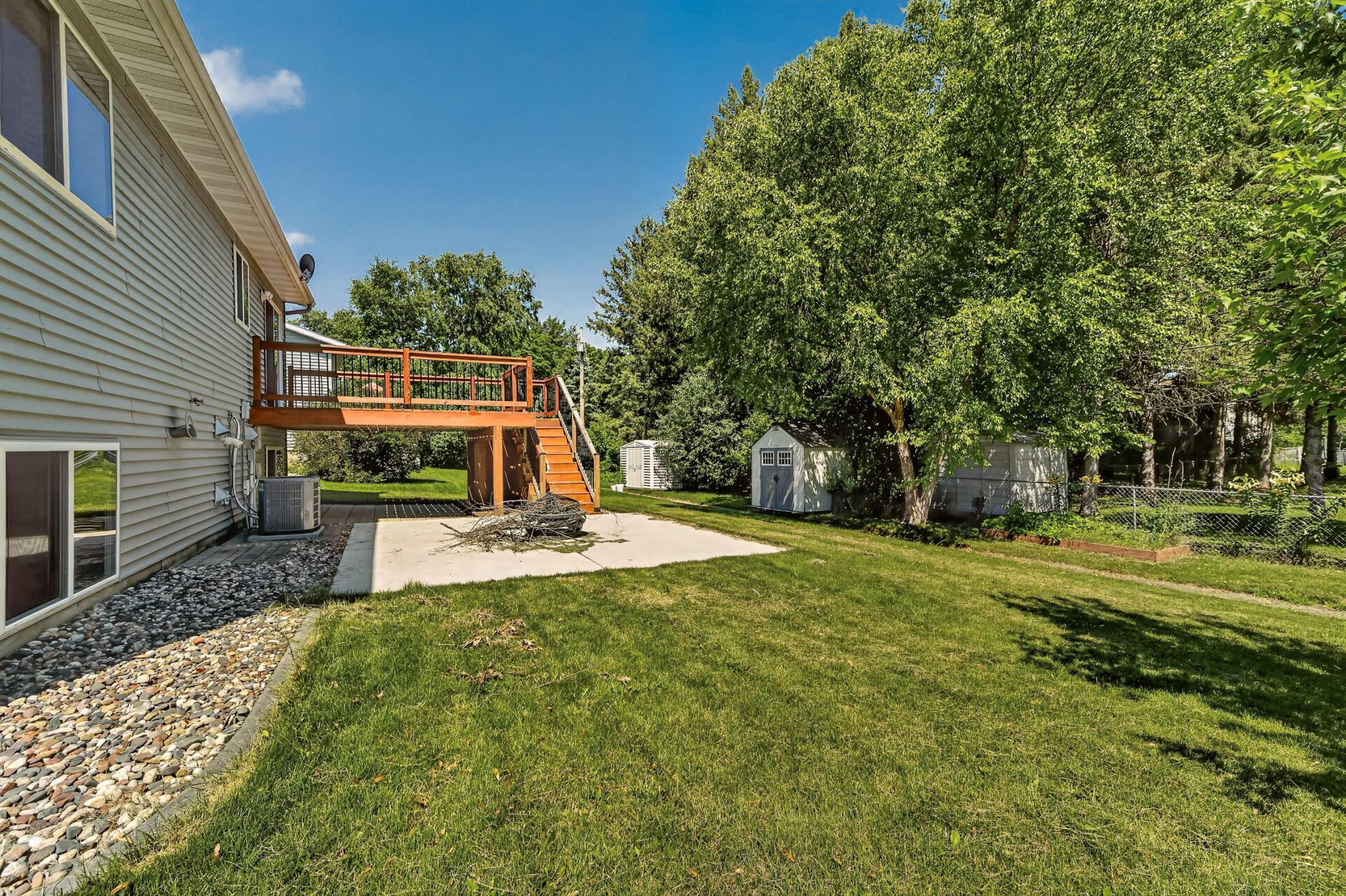 main property photo 28