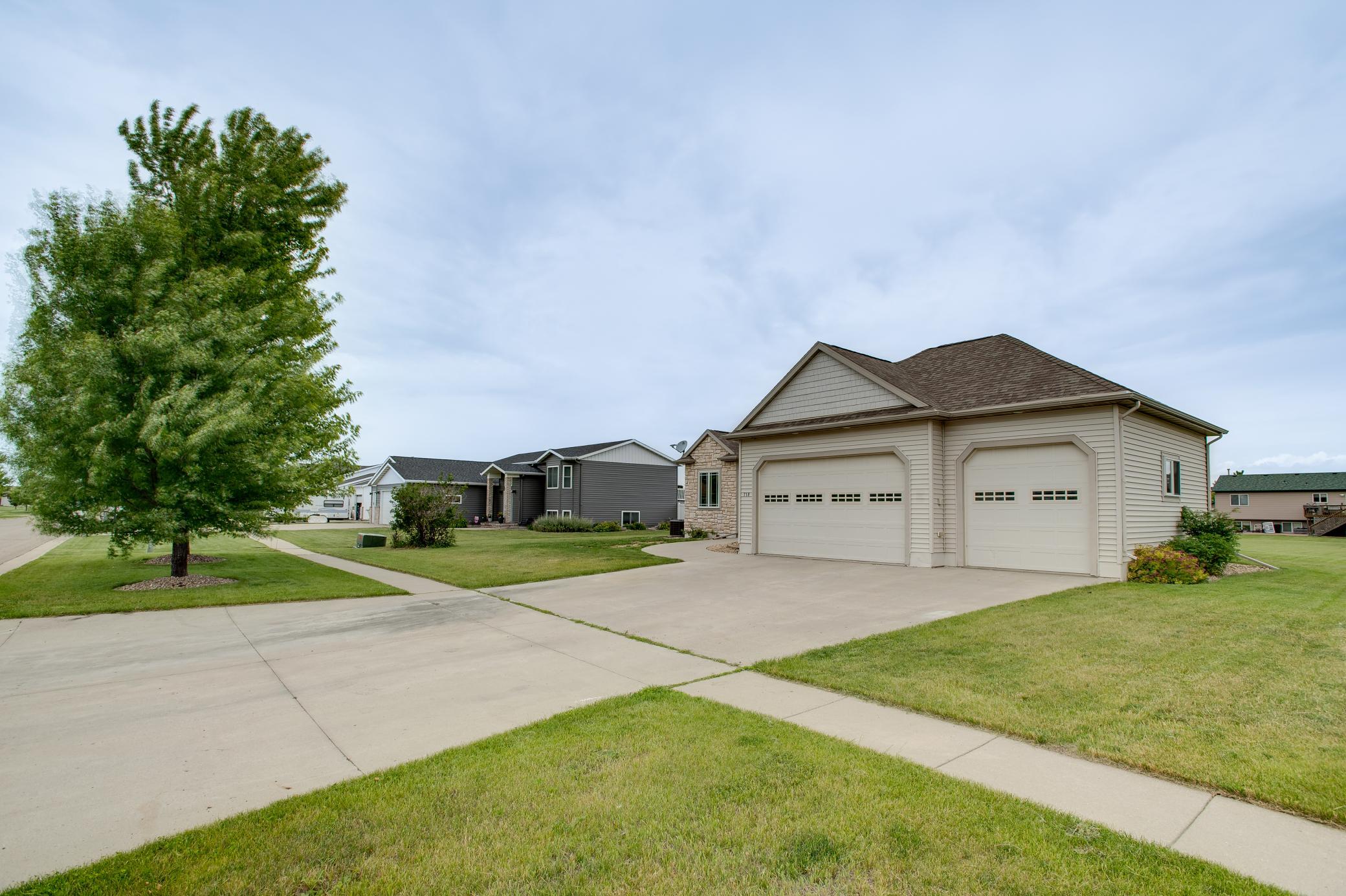 main property photo 50