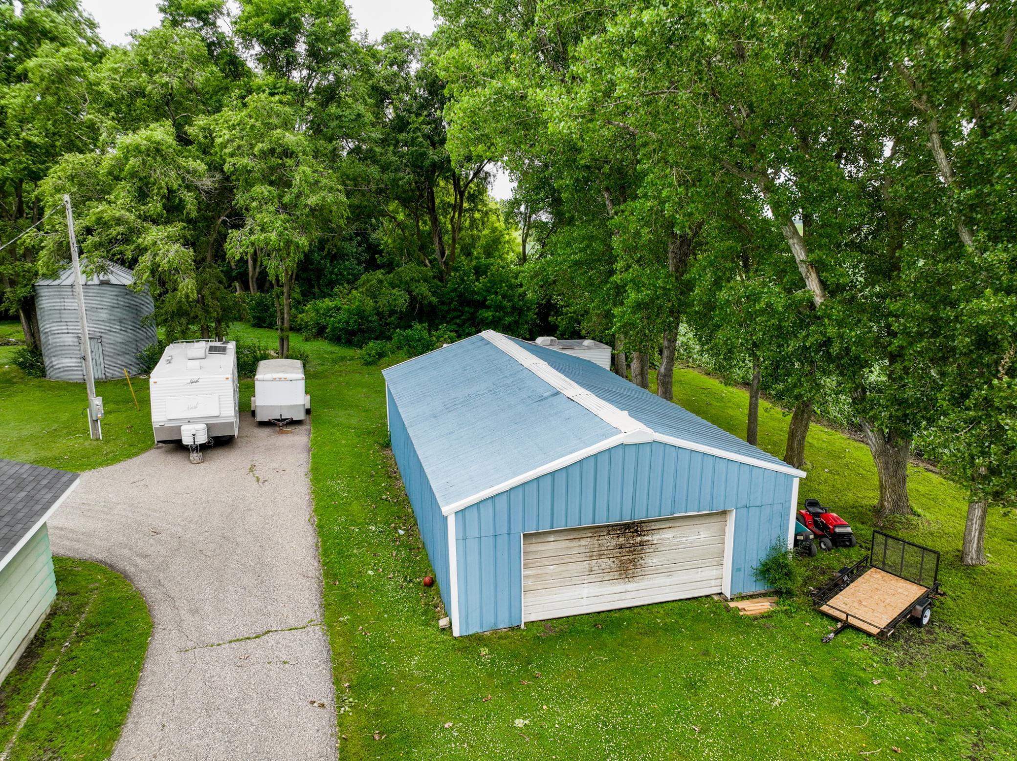 main property photo 35