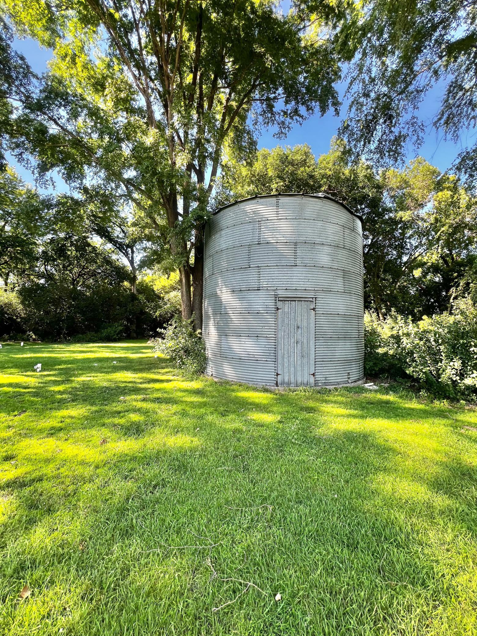main property photo 36