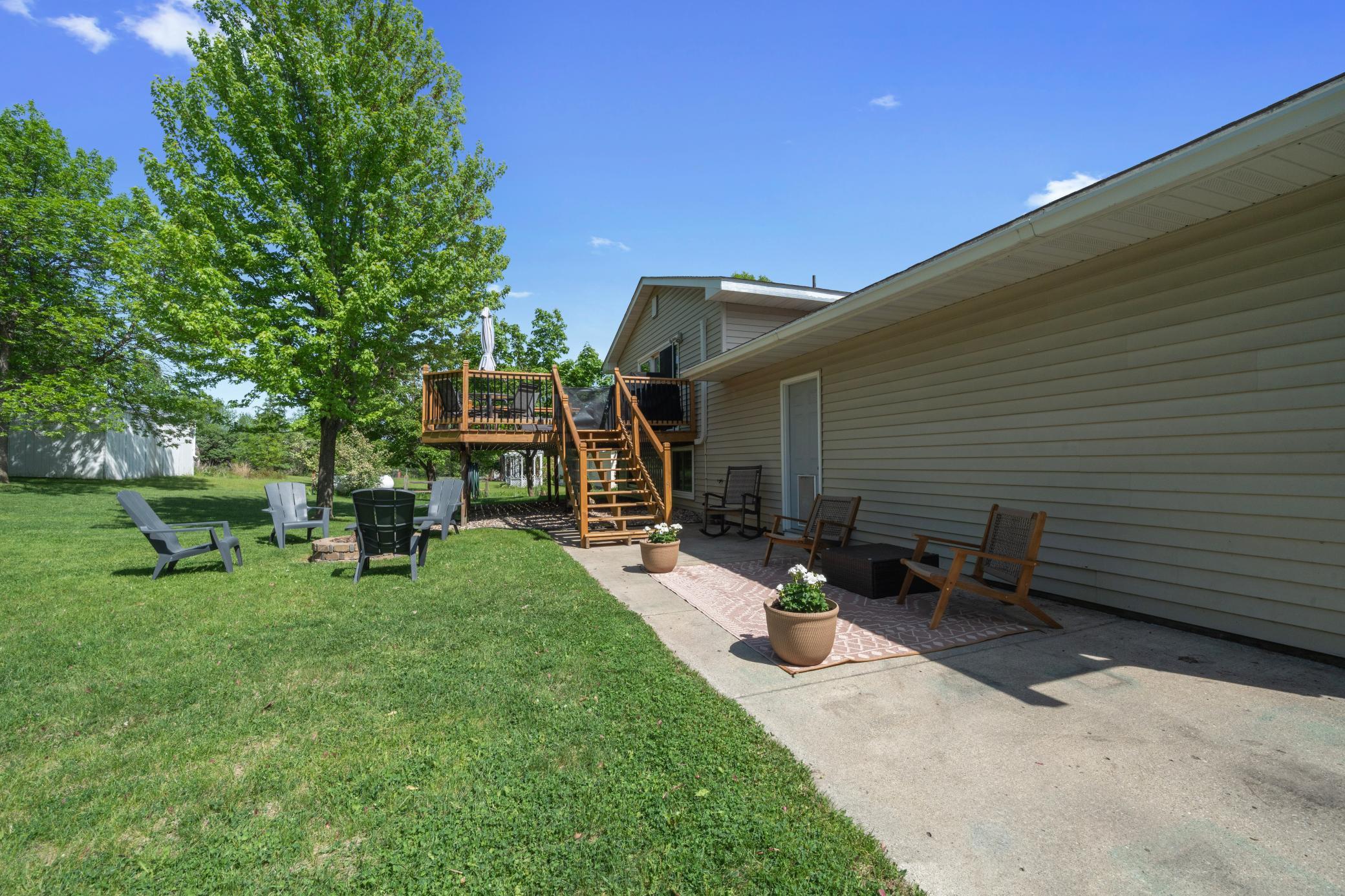 main property photo 40