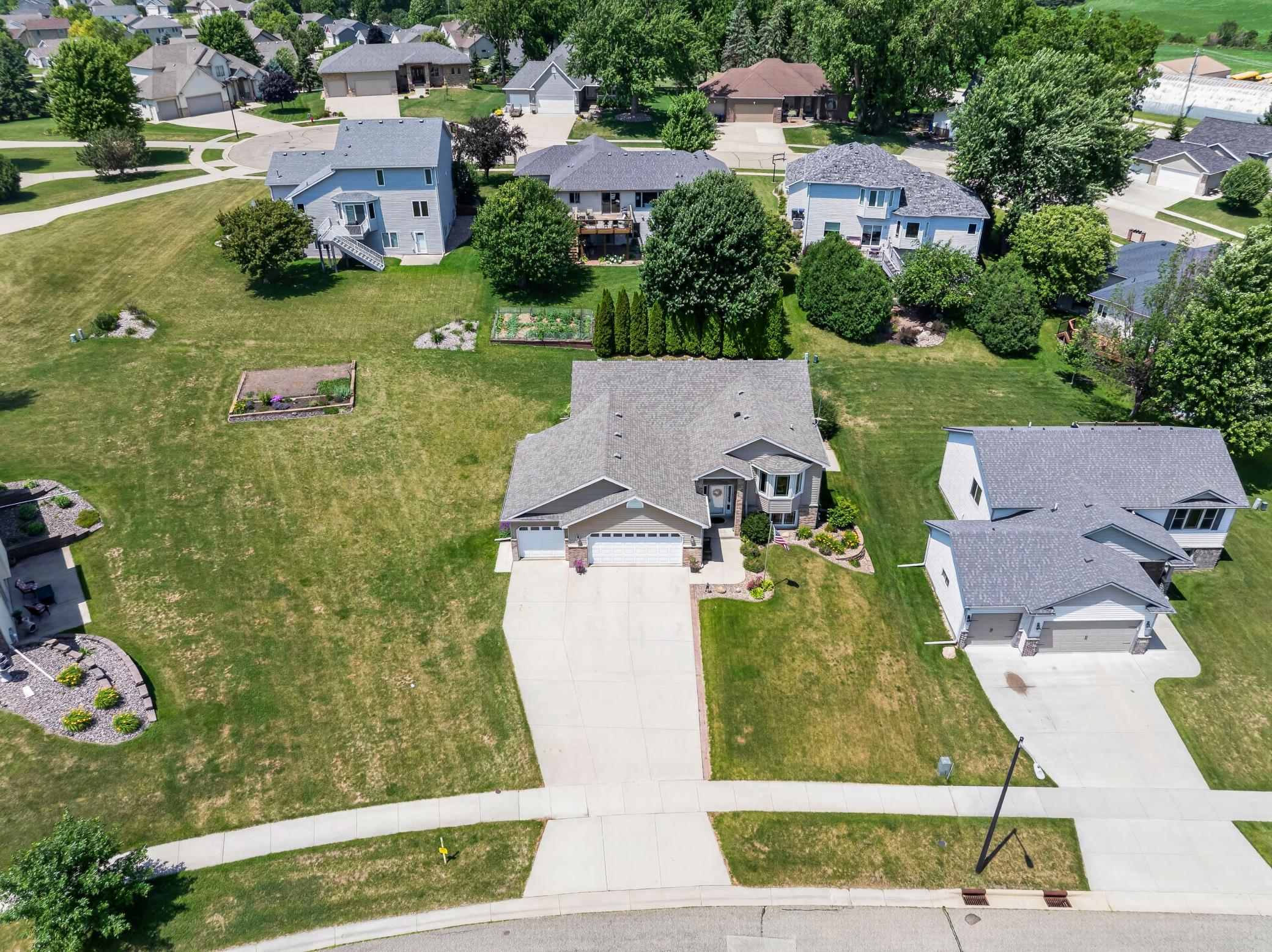 main property photo 37
