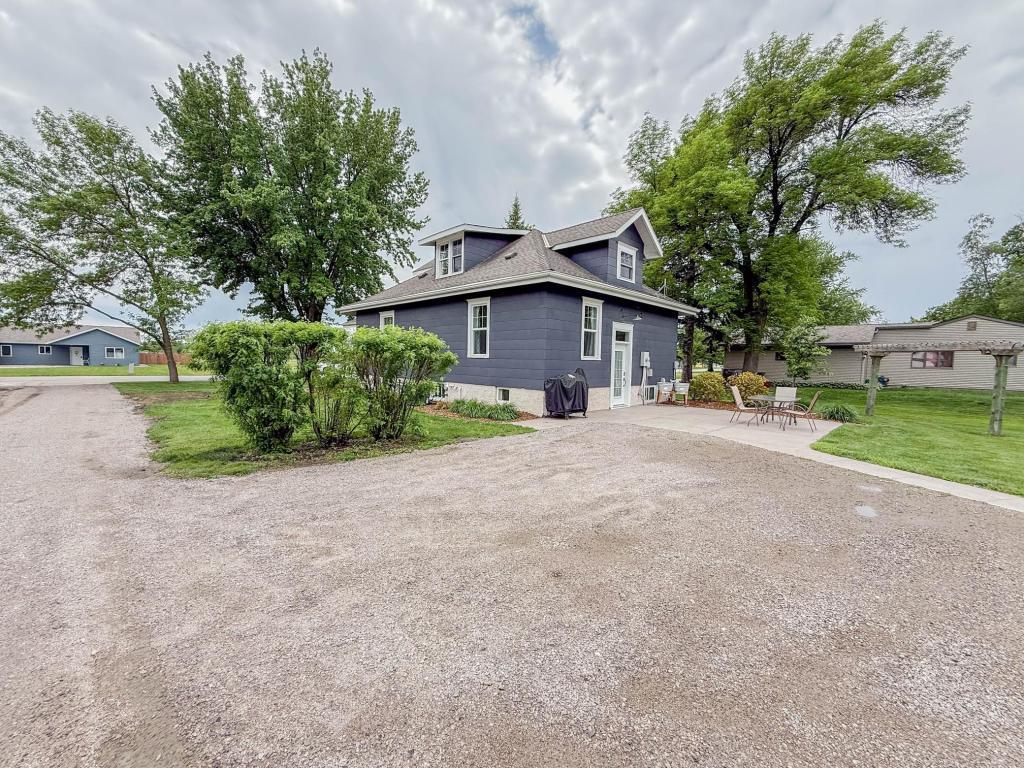 main property photo 41