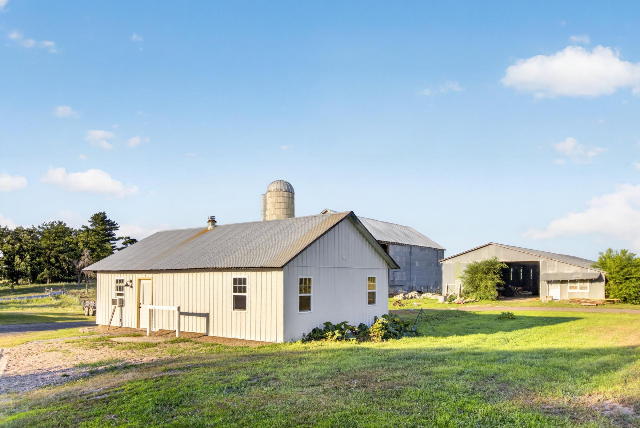 main property photo 41