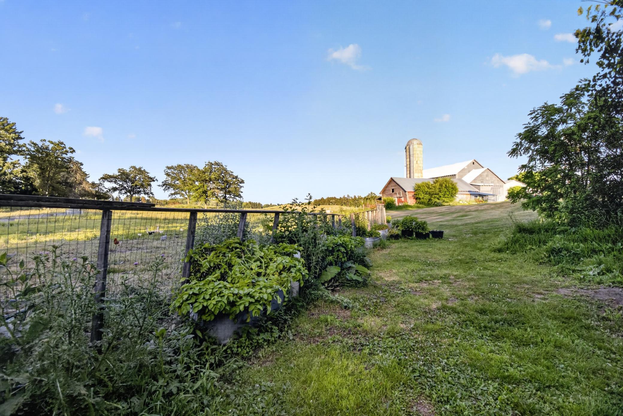 main property photo 78