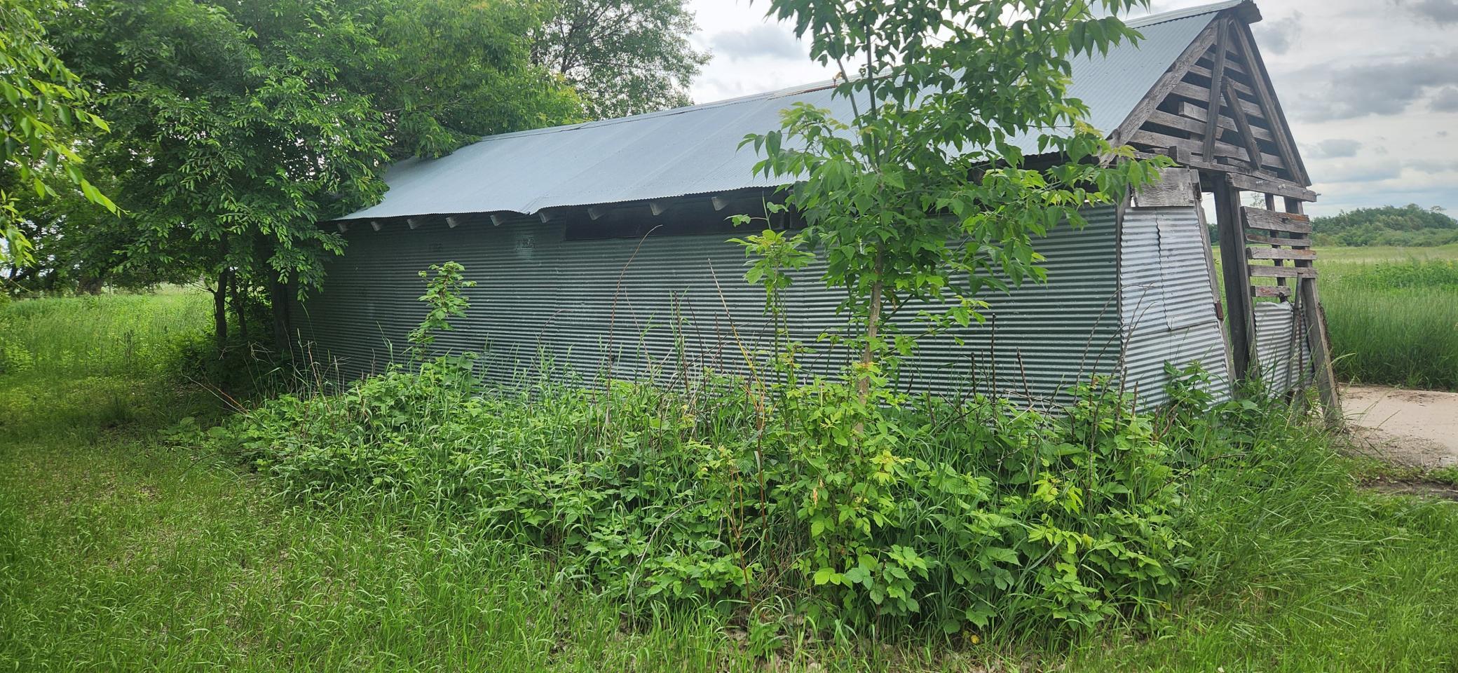main property photo 43