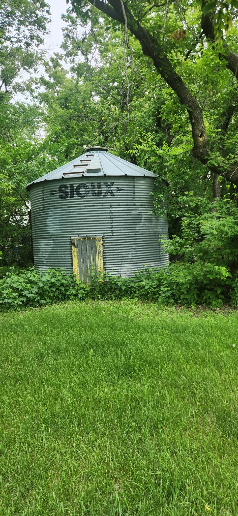 main property photo 45