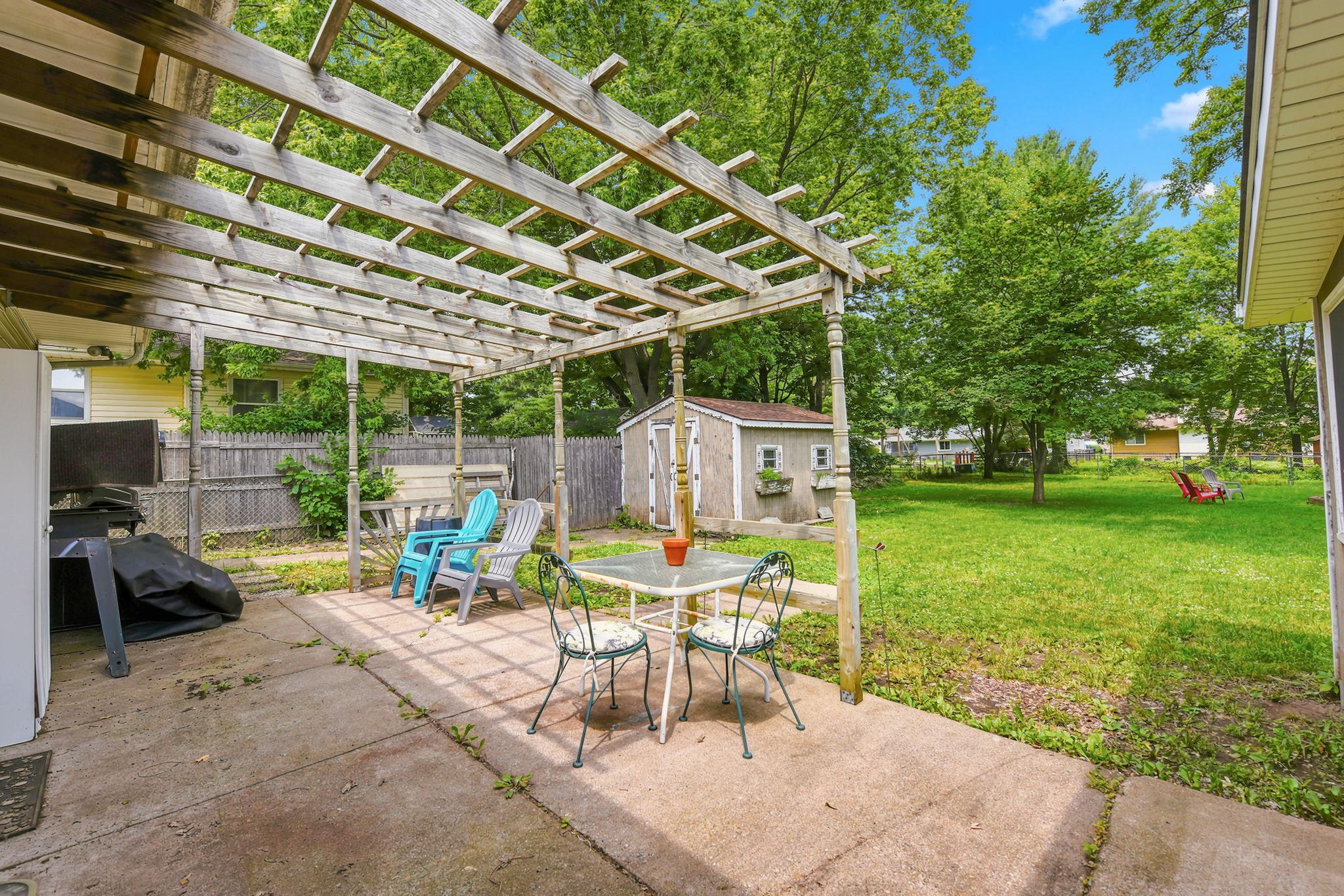 main property photo 30