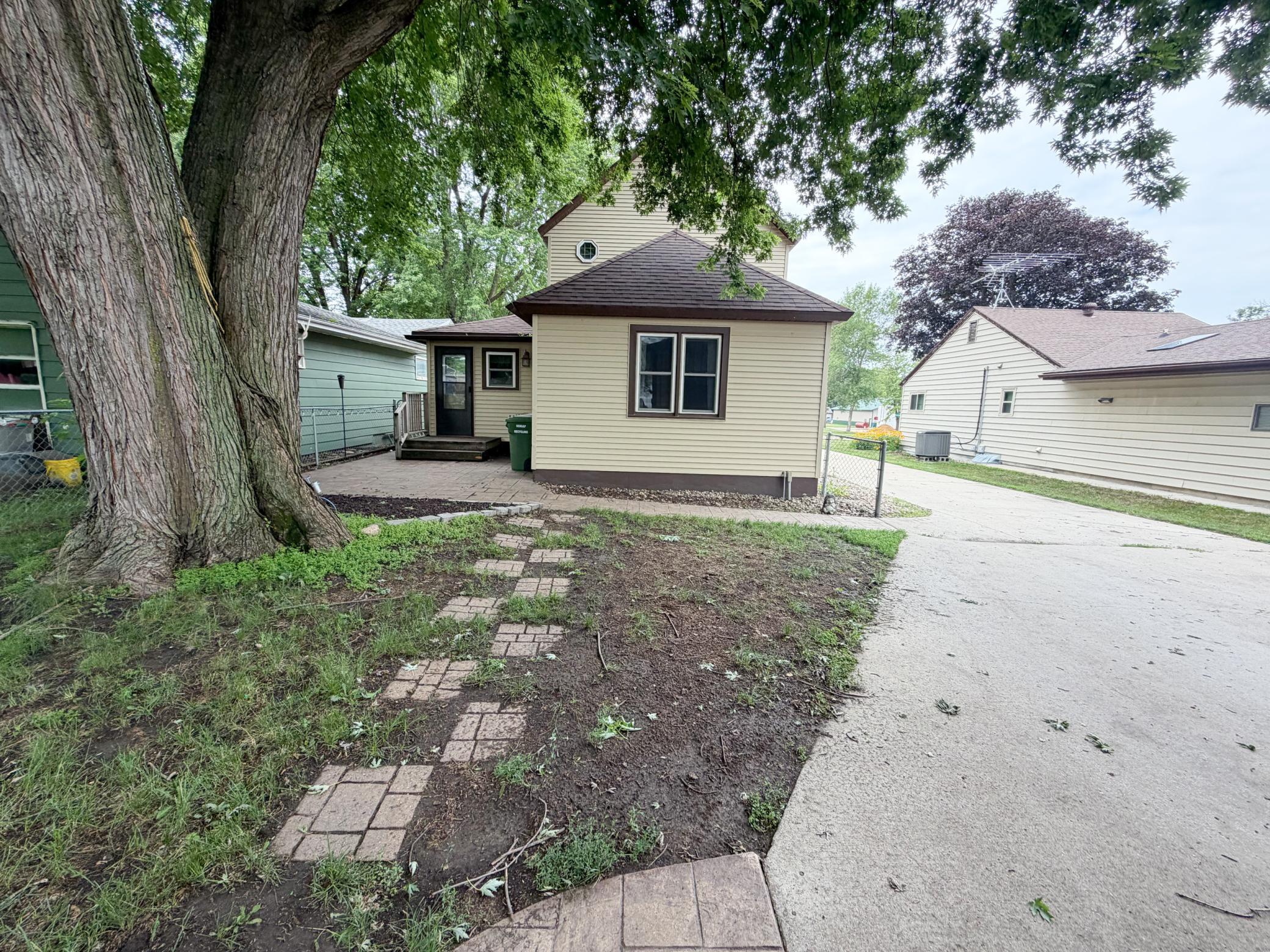 main property photo 44