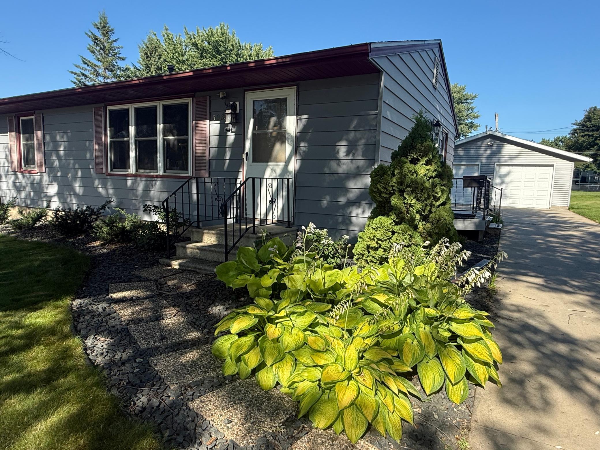 main property photo 30