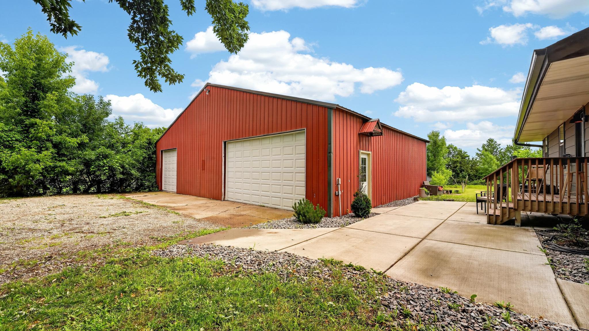 main property photo 28