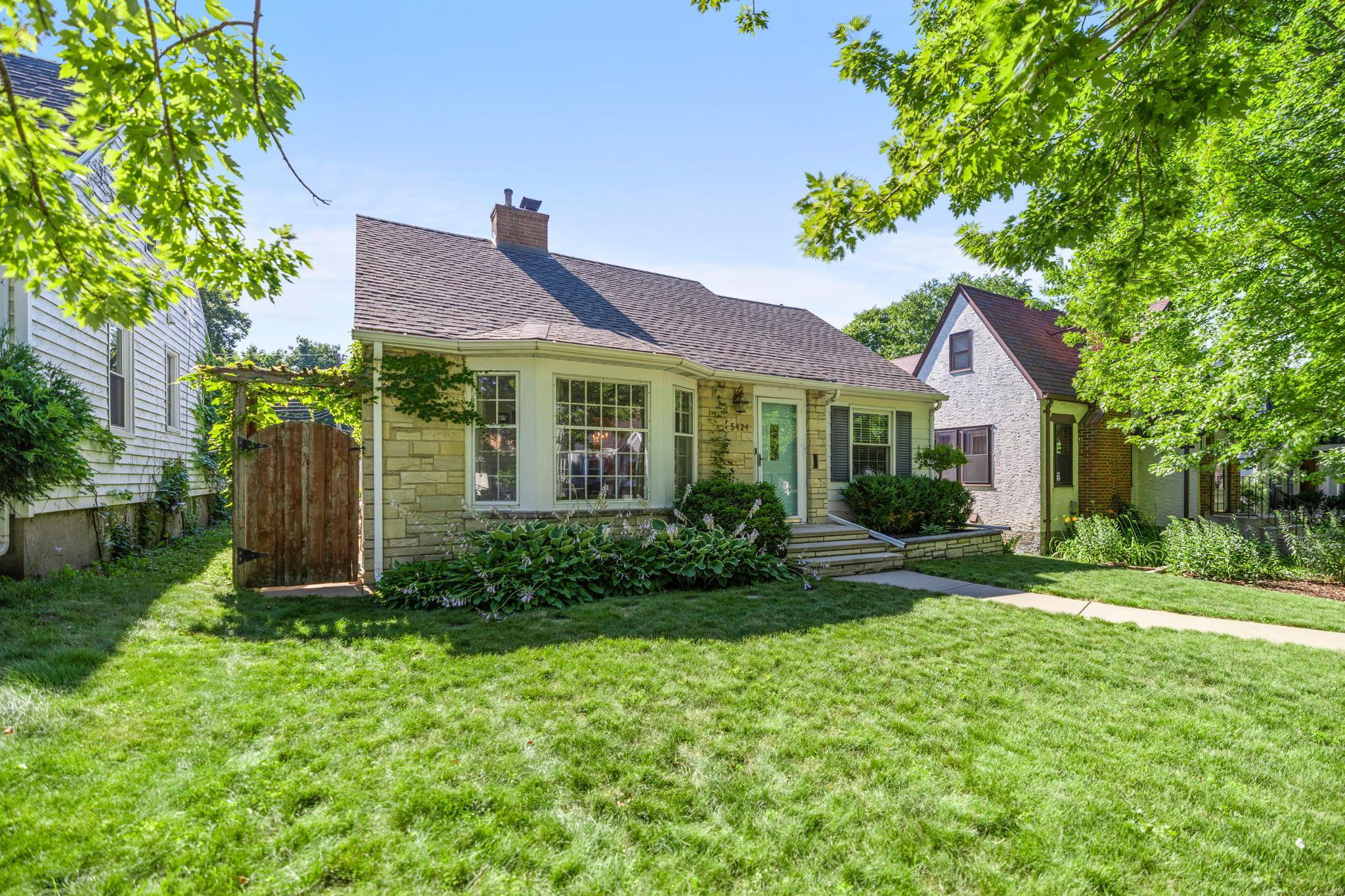 main property photo 4