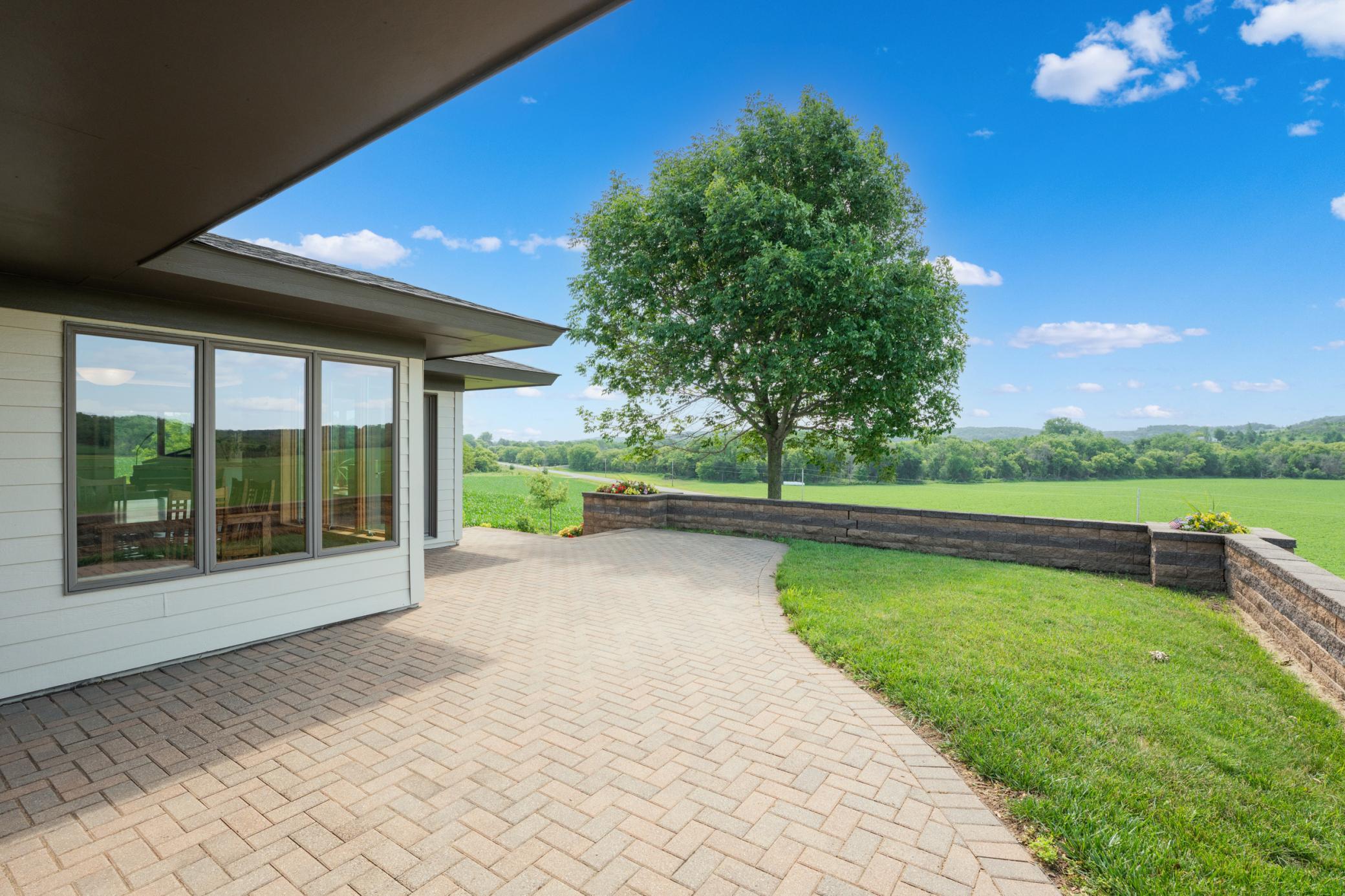 main property photo 10