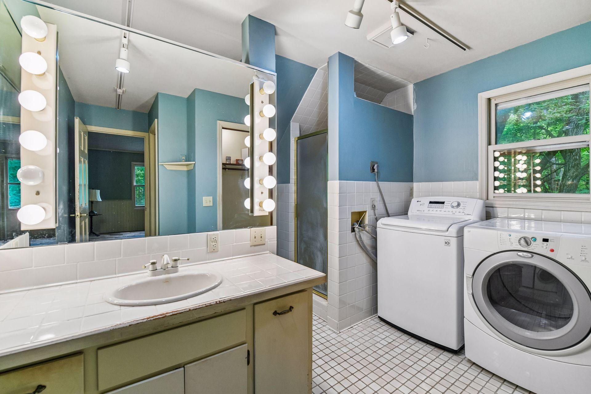 main property photo 25