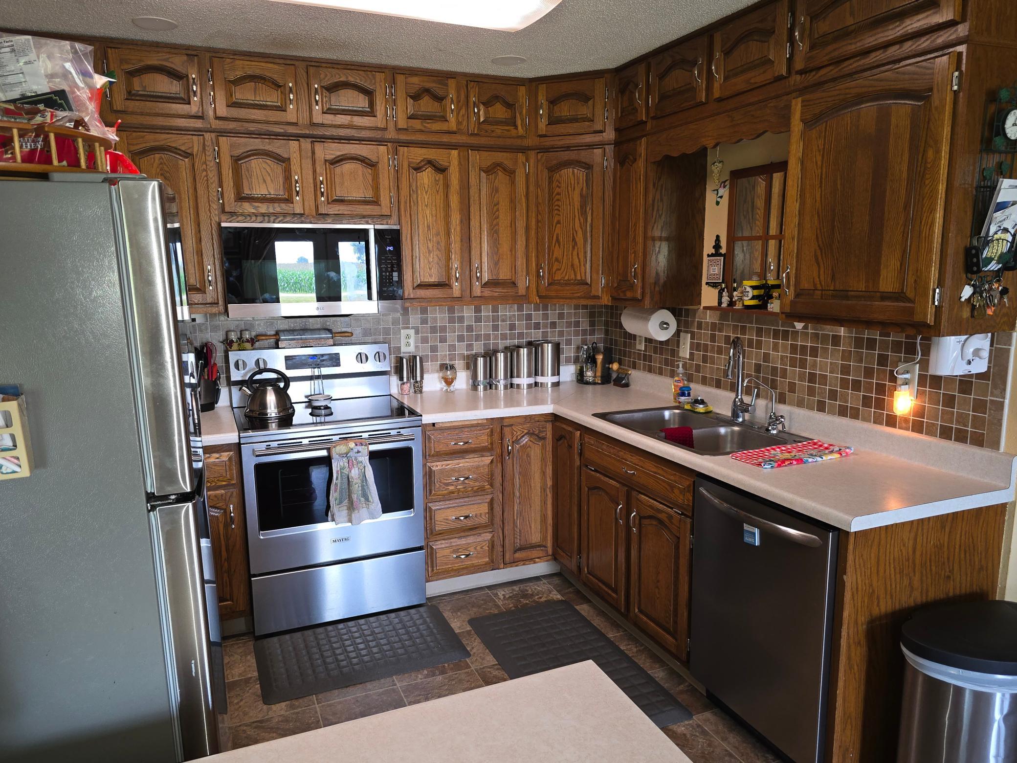 main property photo 13