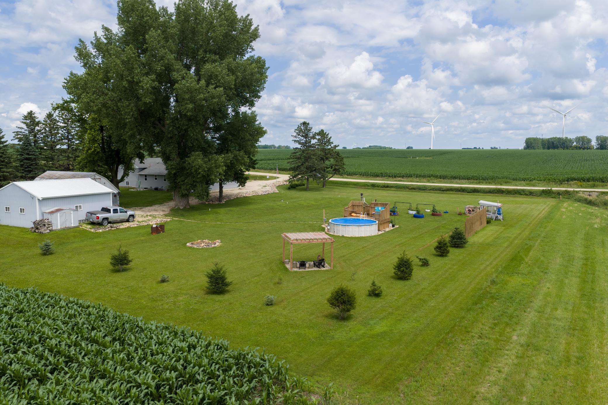main property photo 4