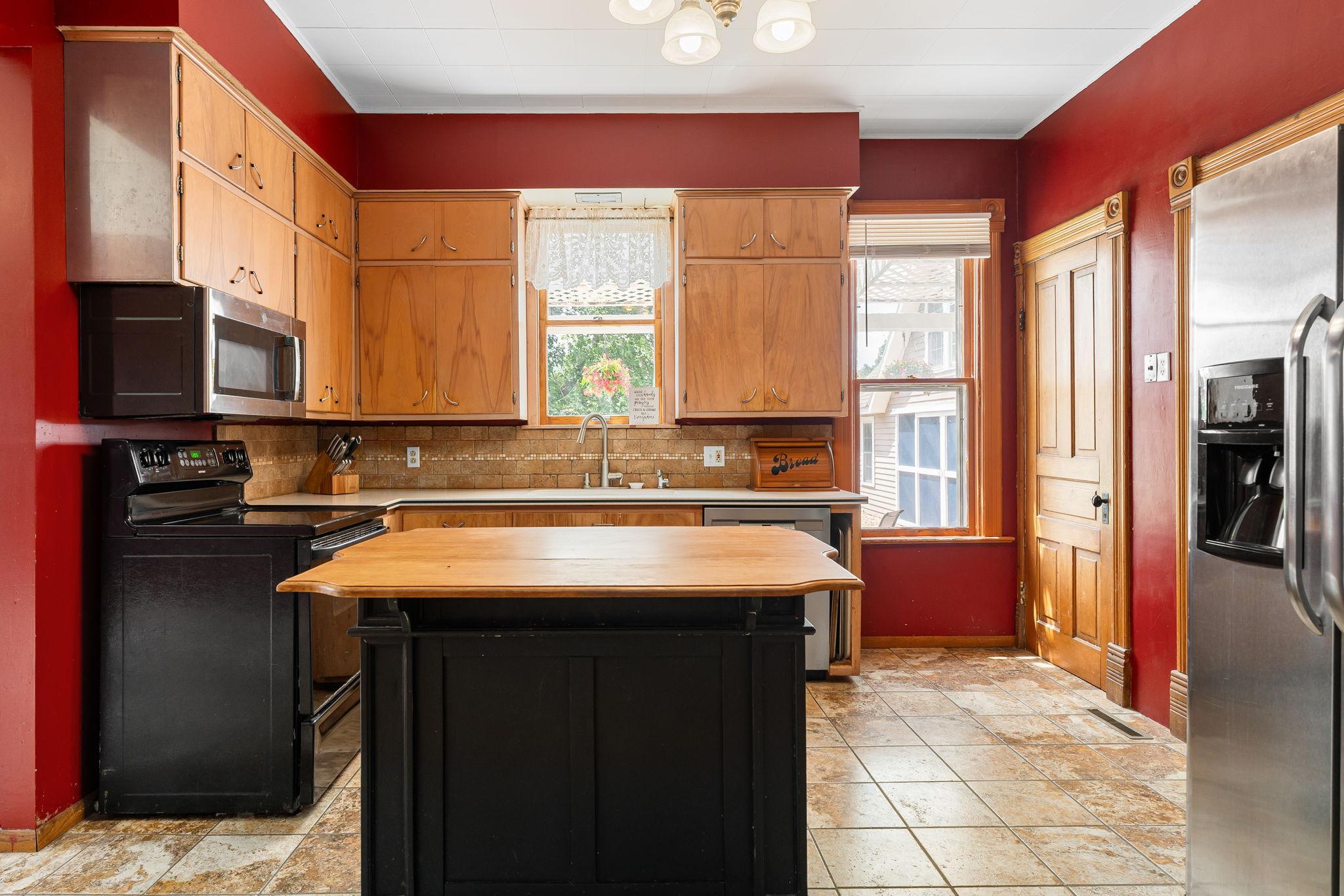main property photo 35