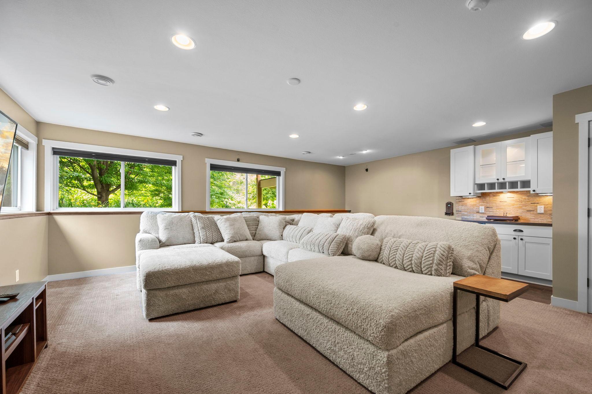 main property photo 77