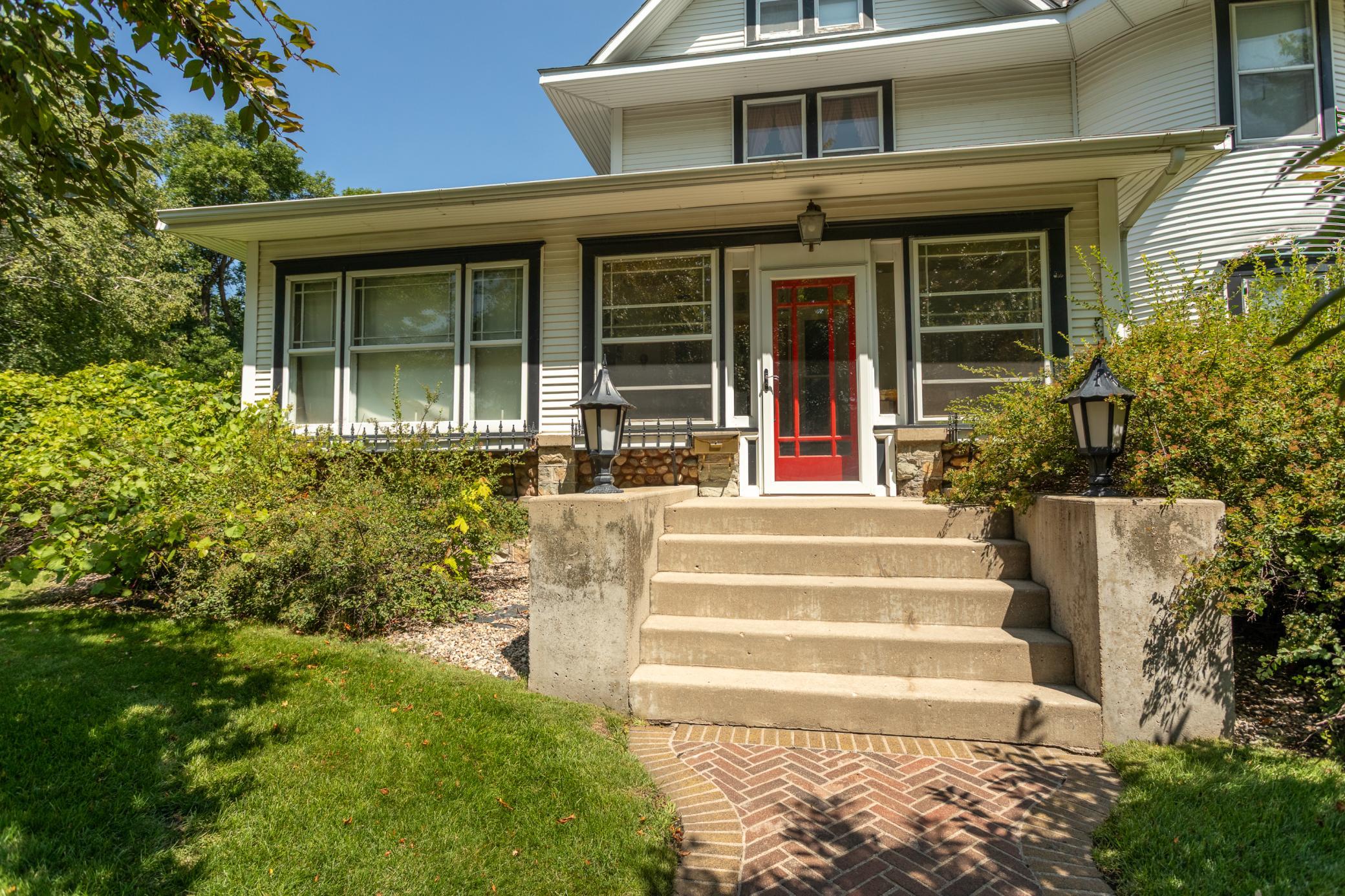 main property photo 11