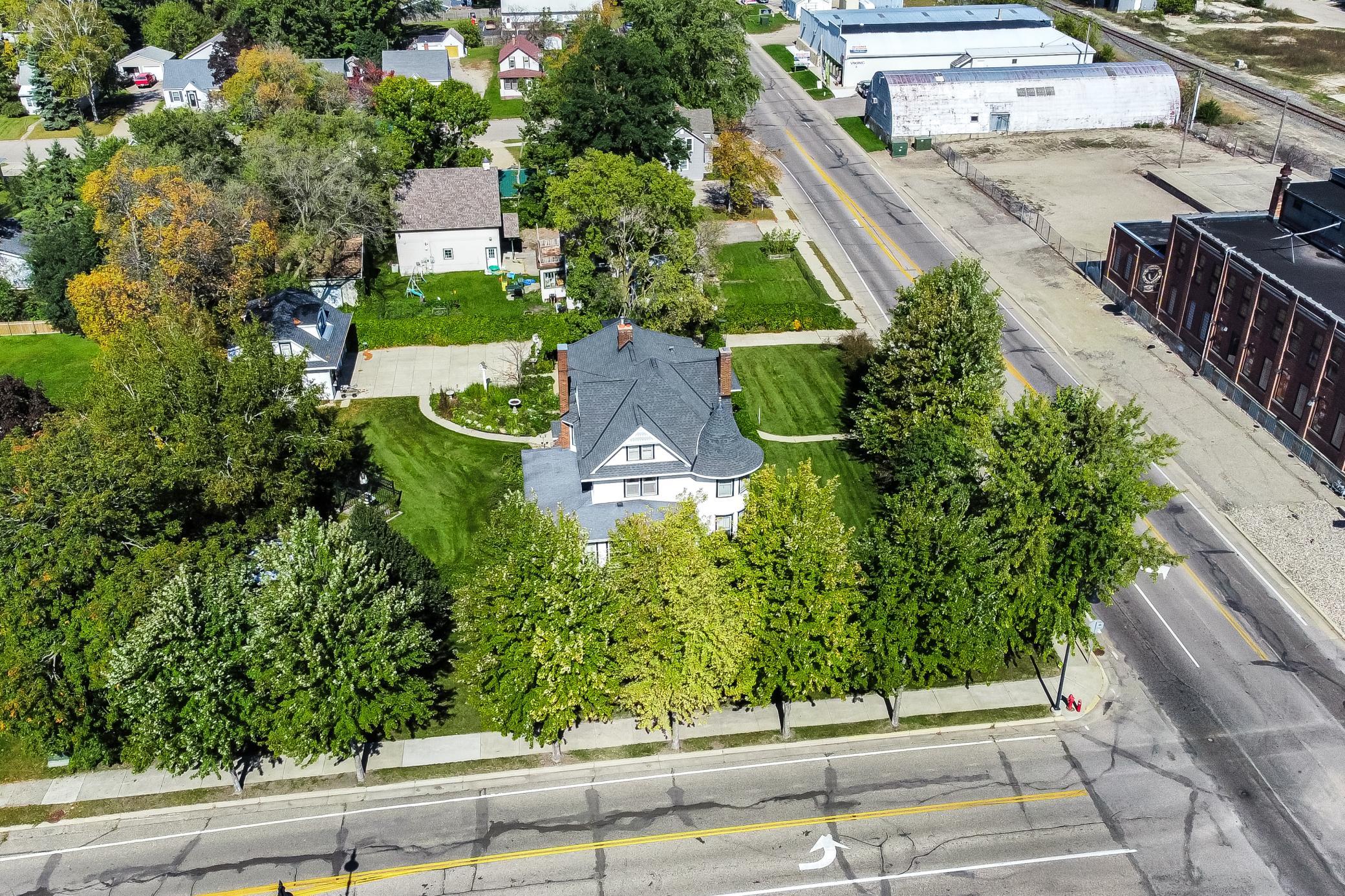 main property photo 3