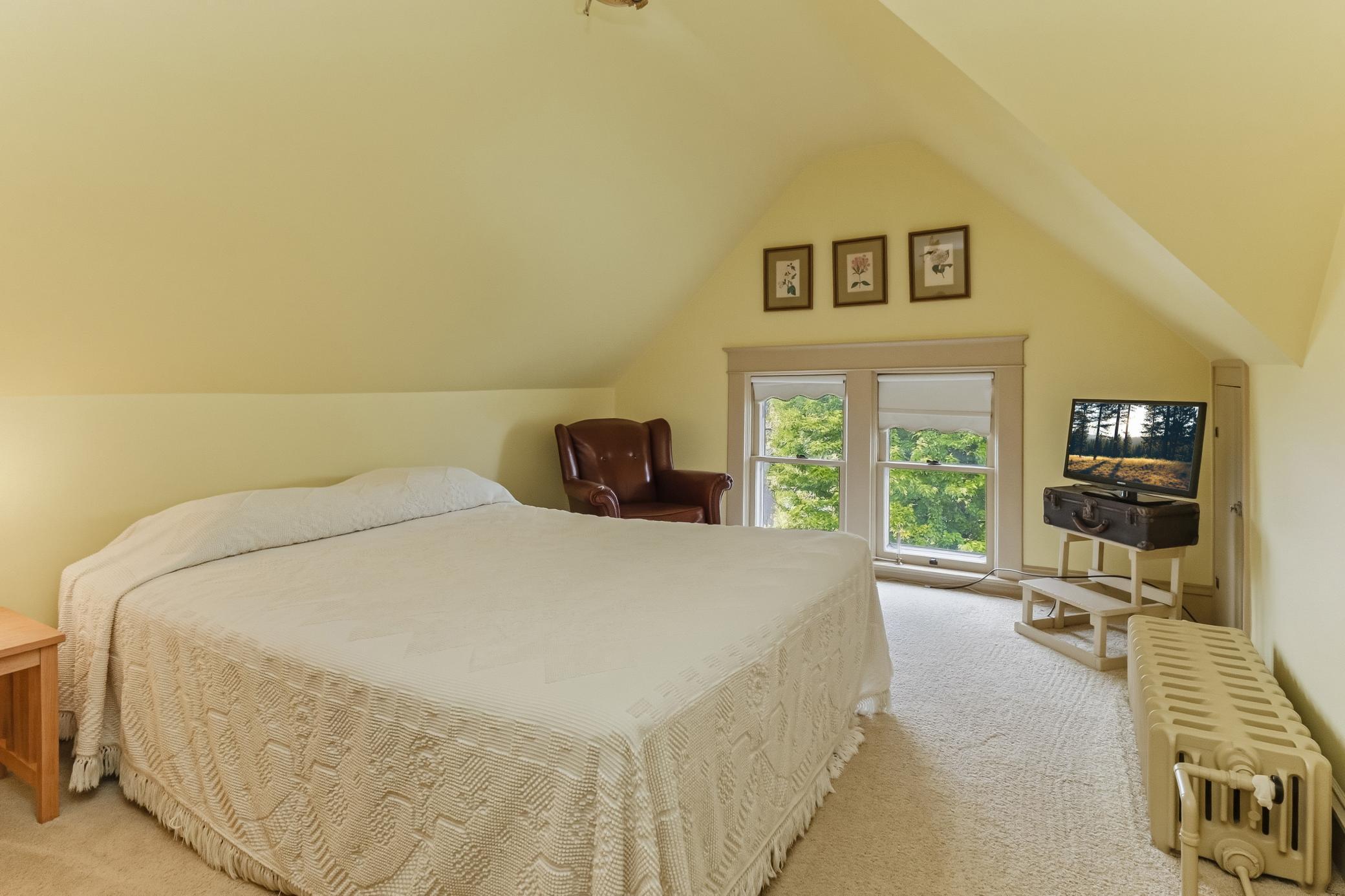 main property photo 94