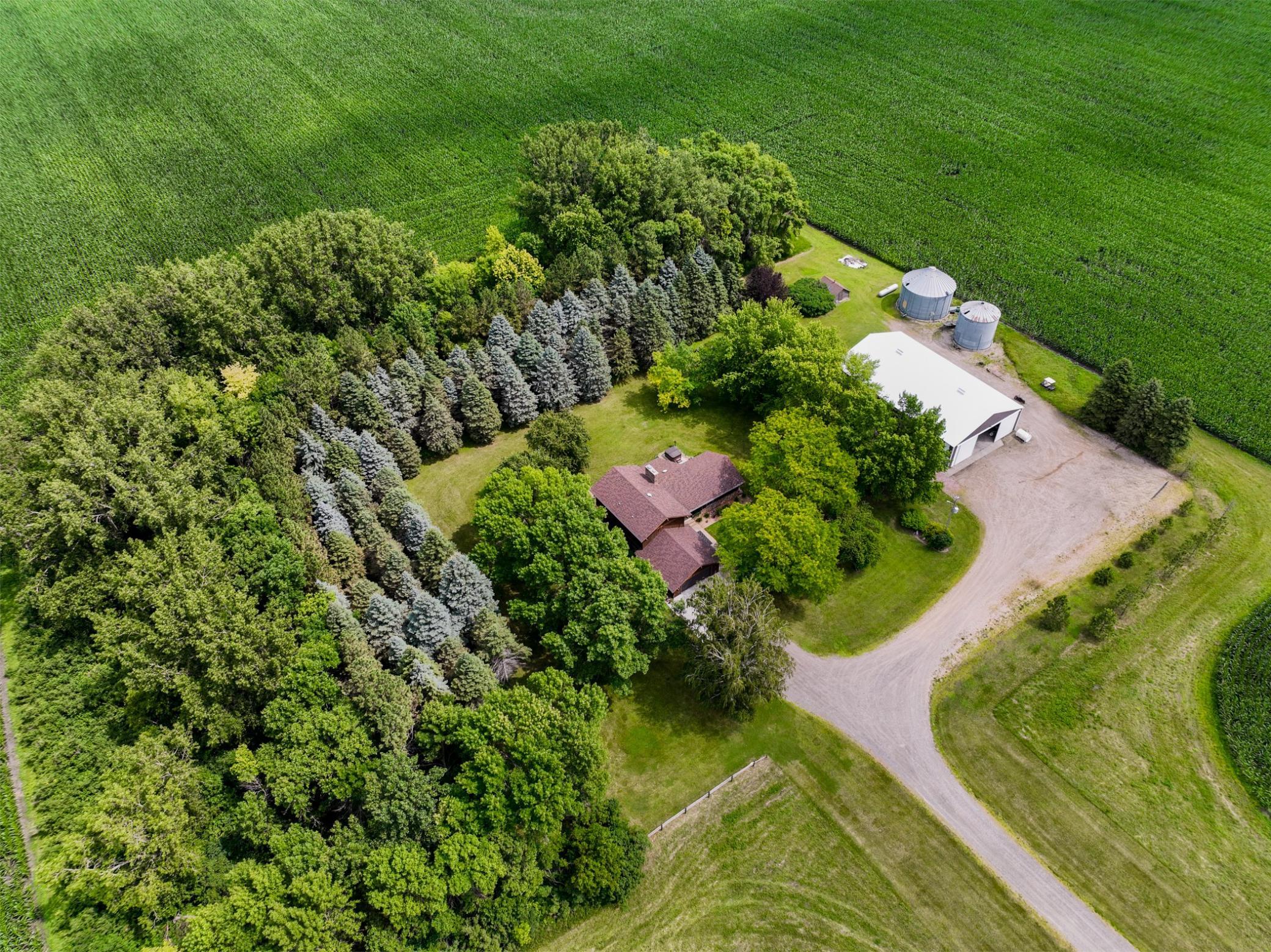 main property photo 16
