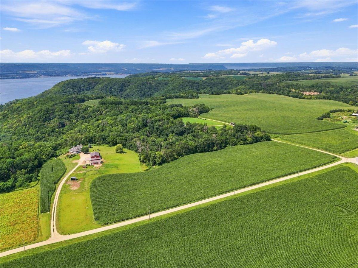 main property photo 41