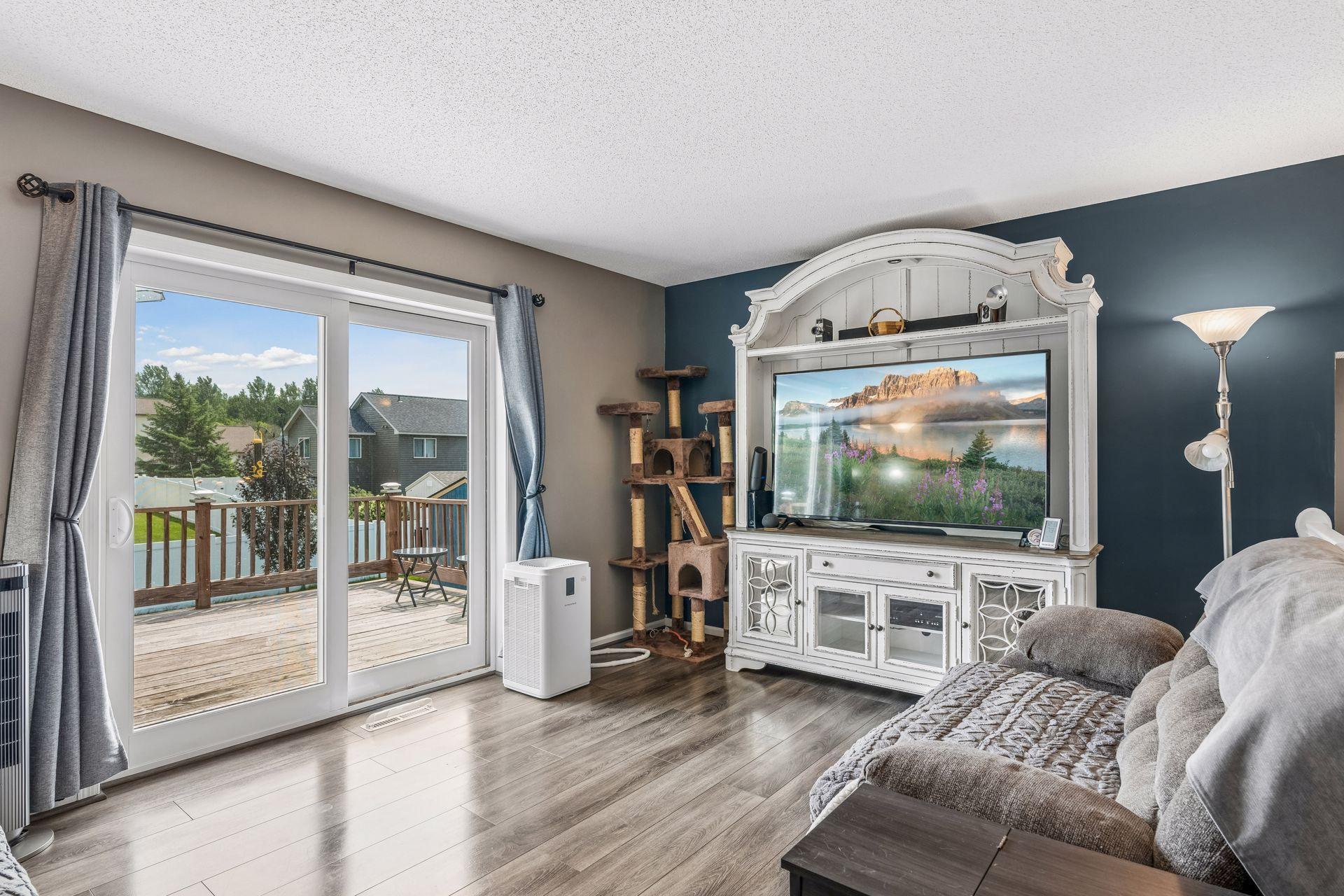 main property photo 9