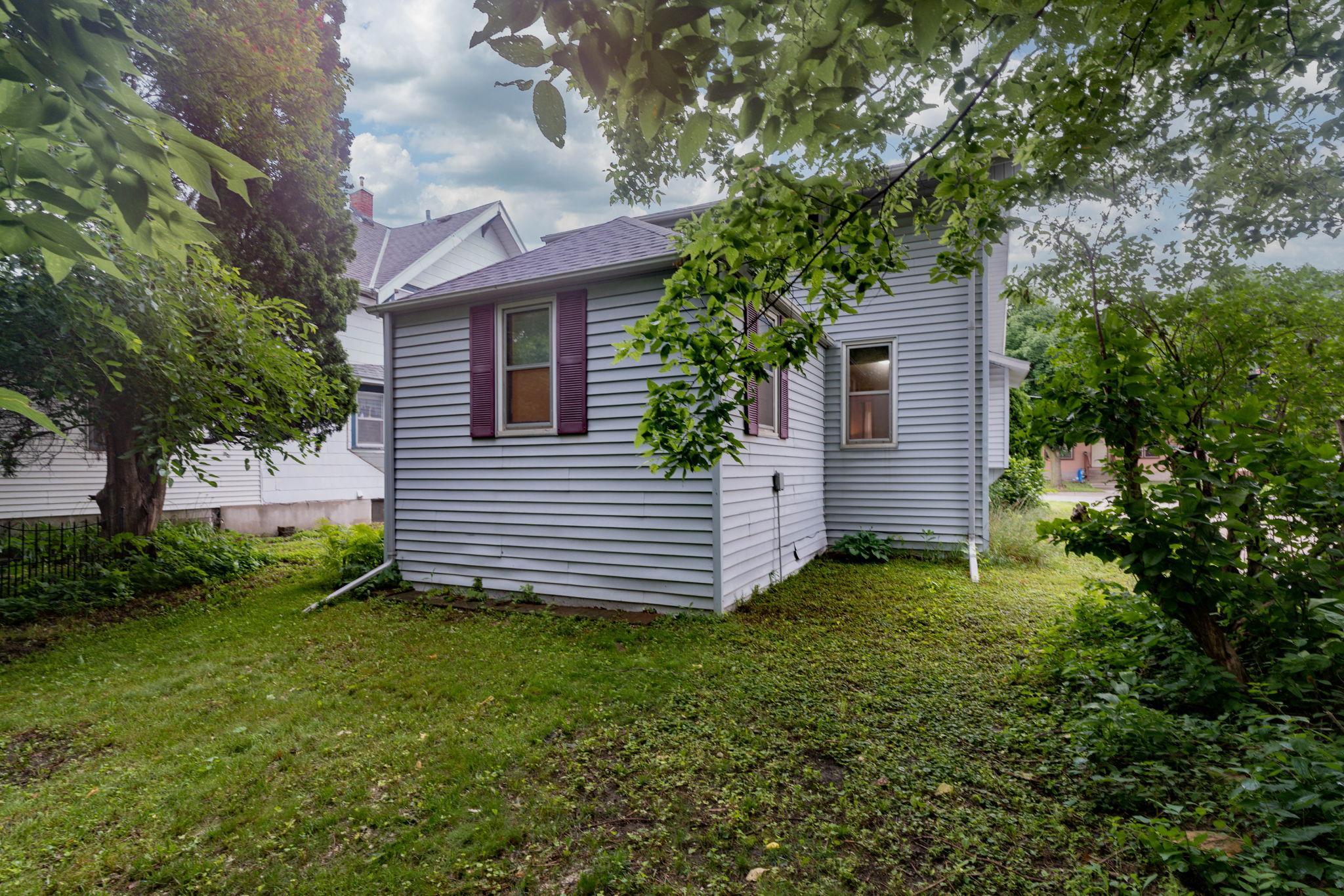 main property photo 28