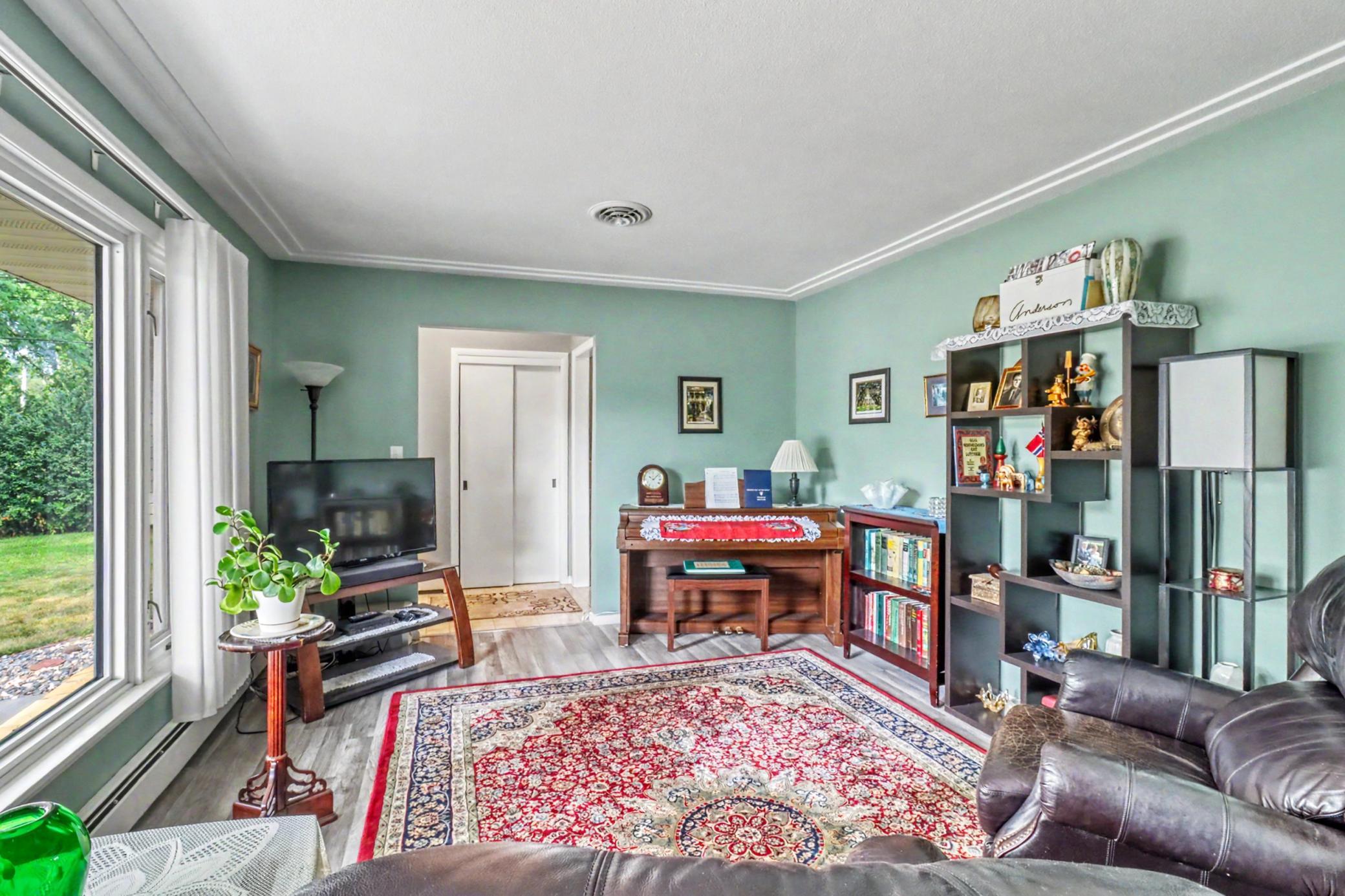 main property photo 11