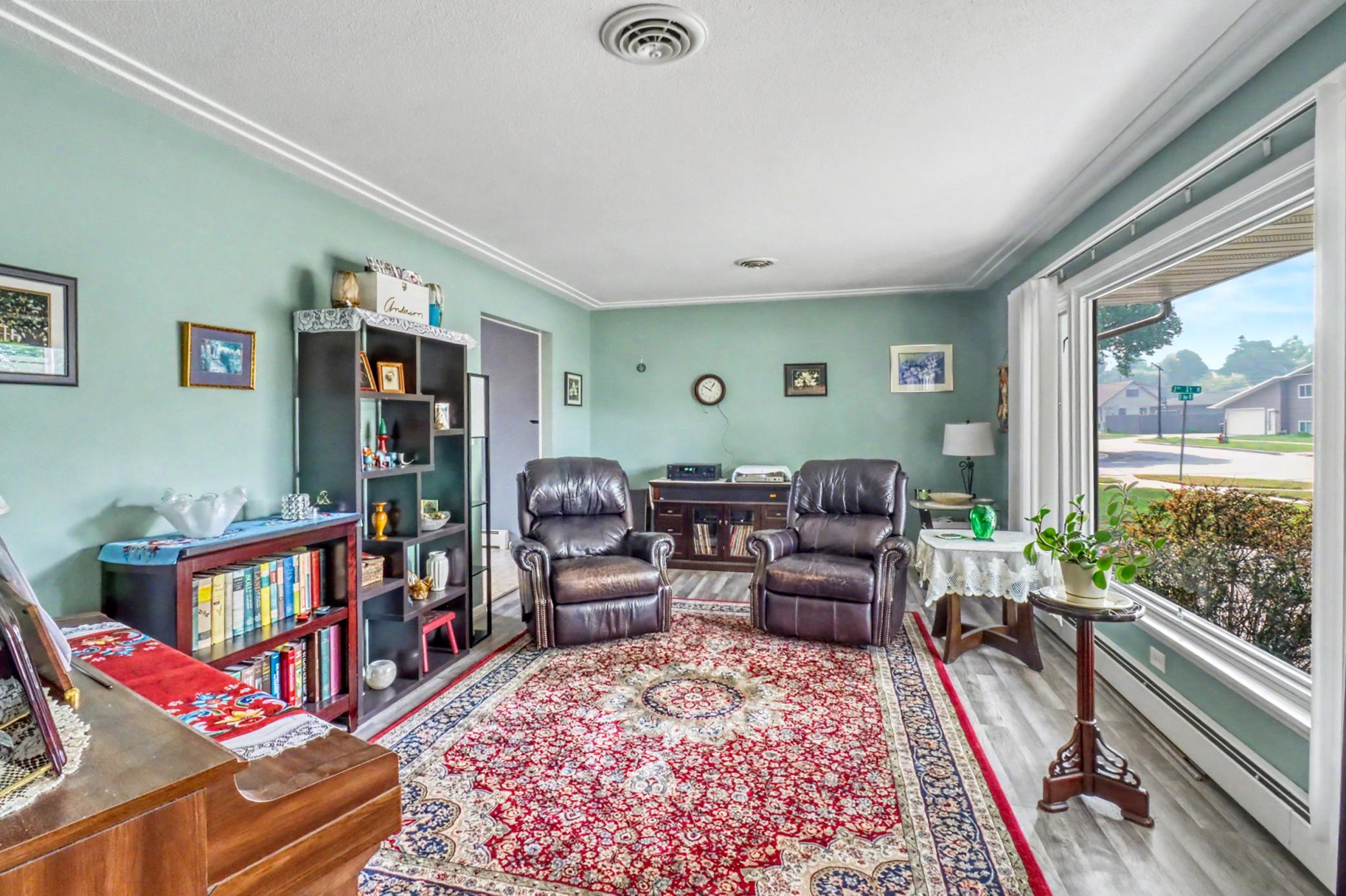 main property photo 9