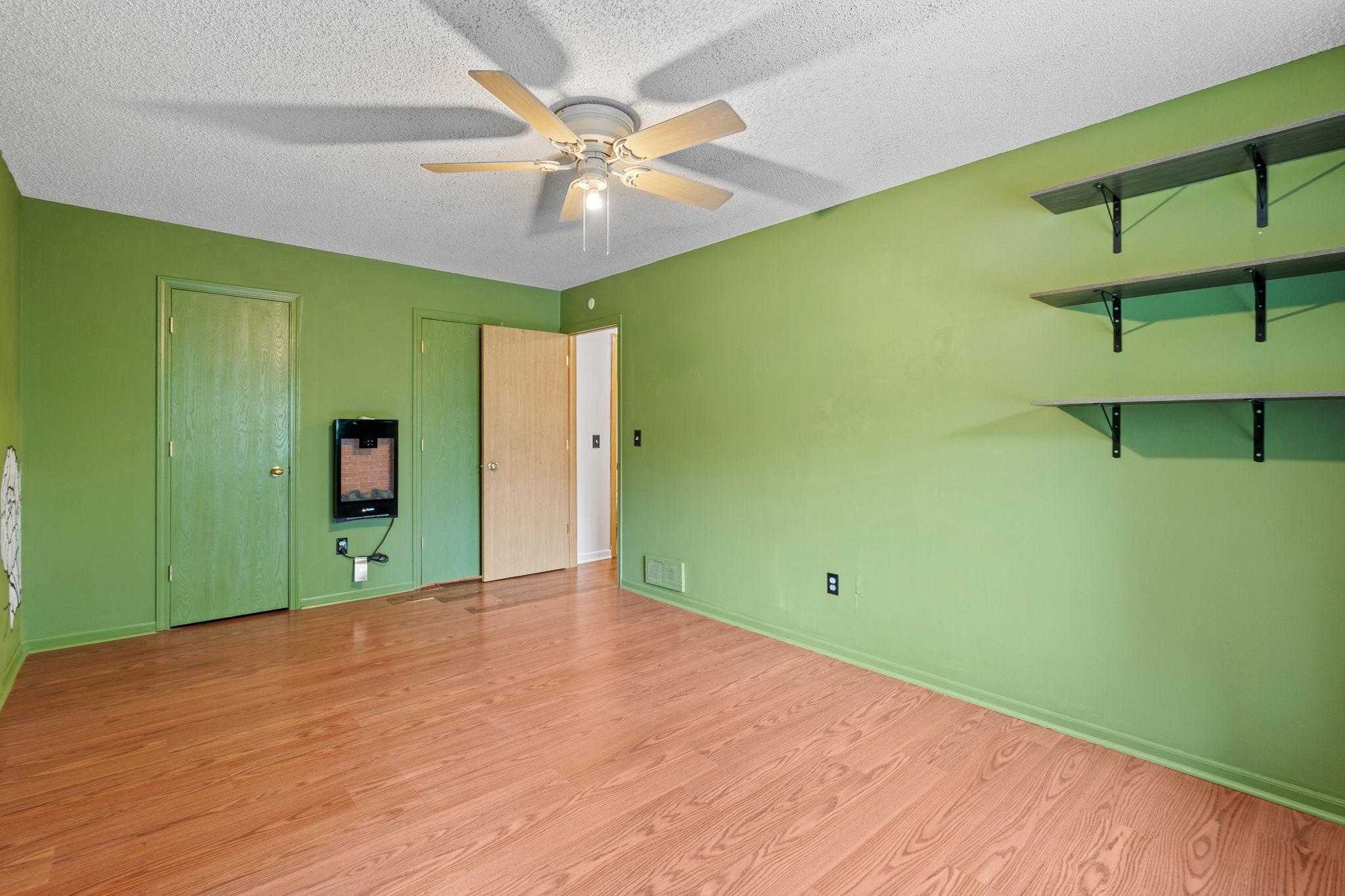 main property photo 19