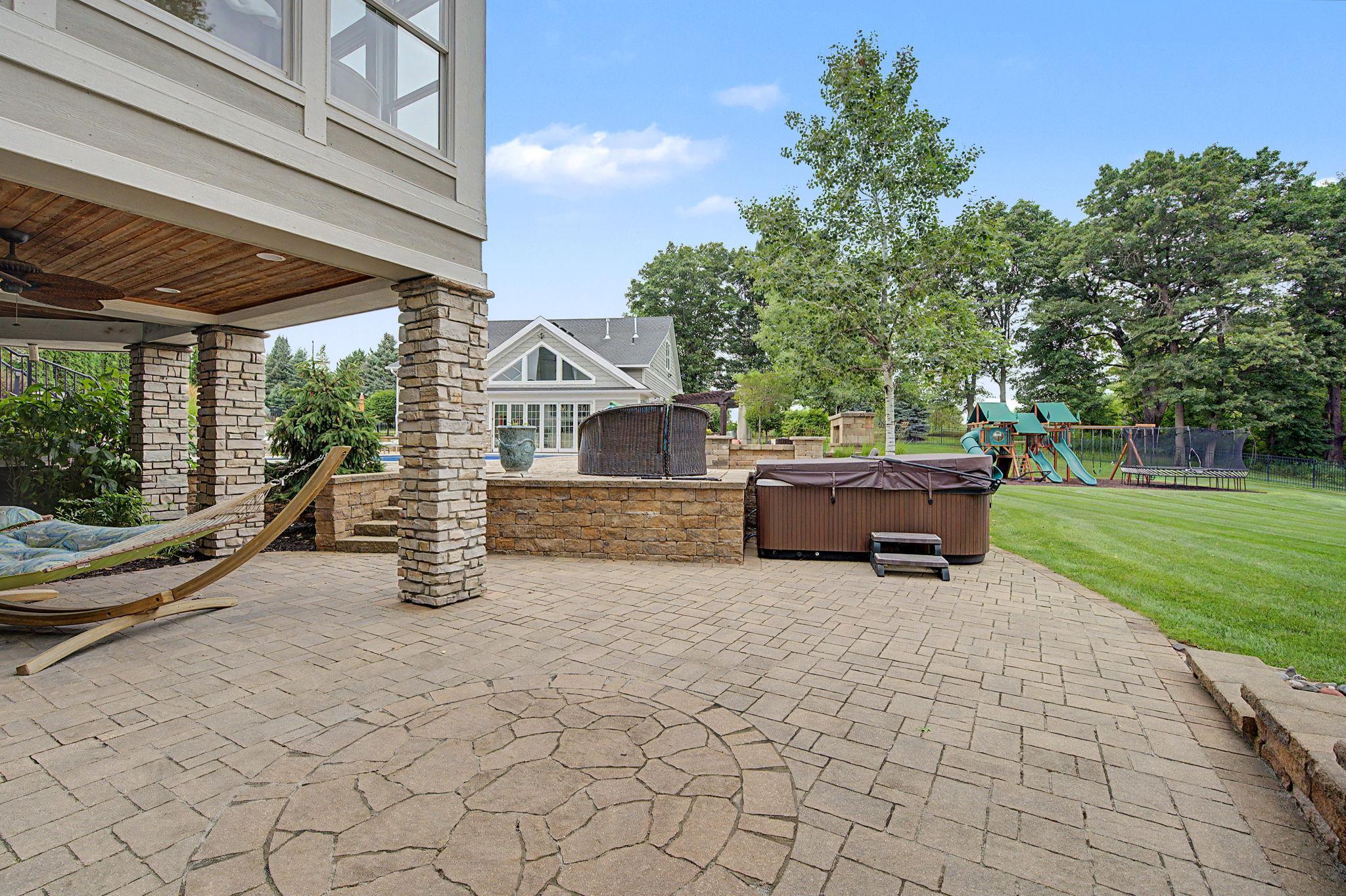 main property photo 12