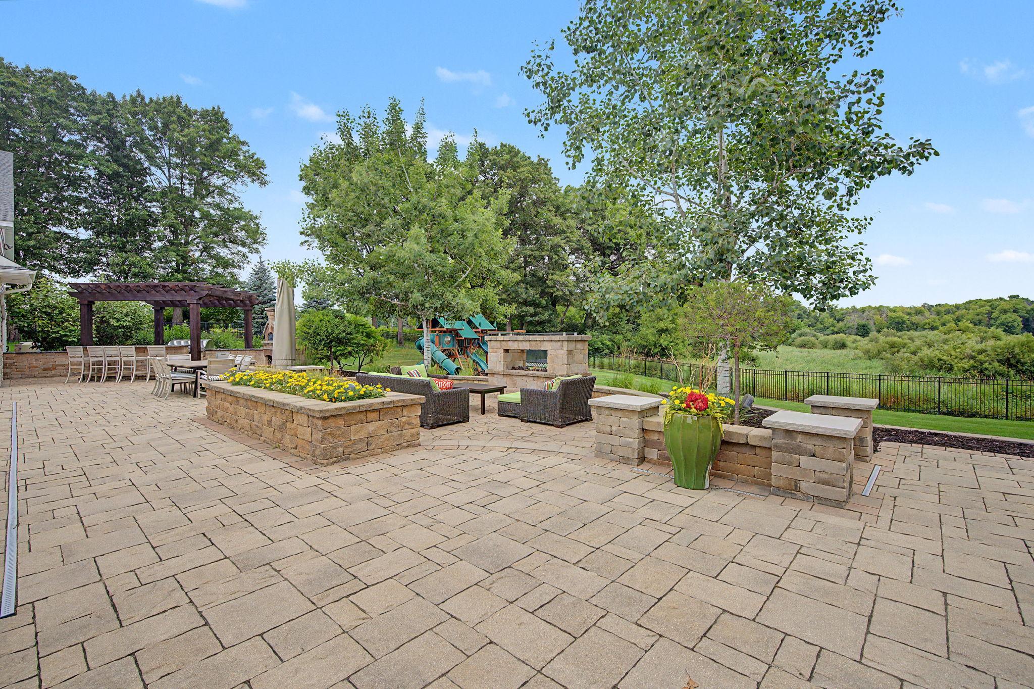 main property photo 13