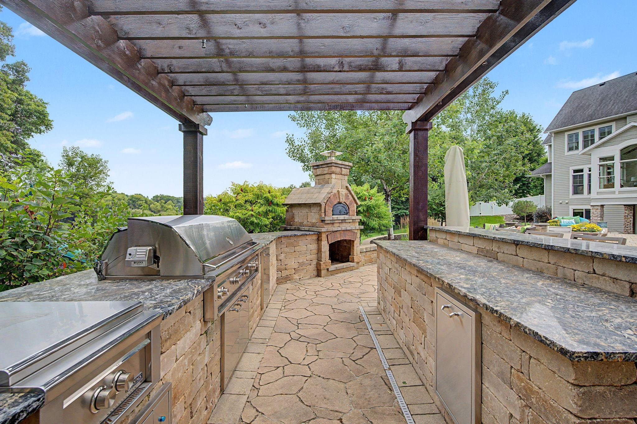 main property photo 25