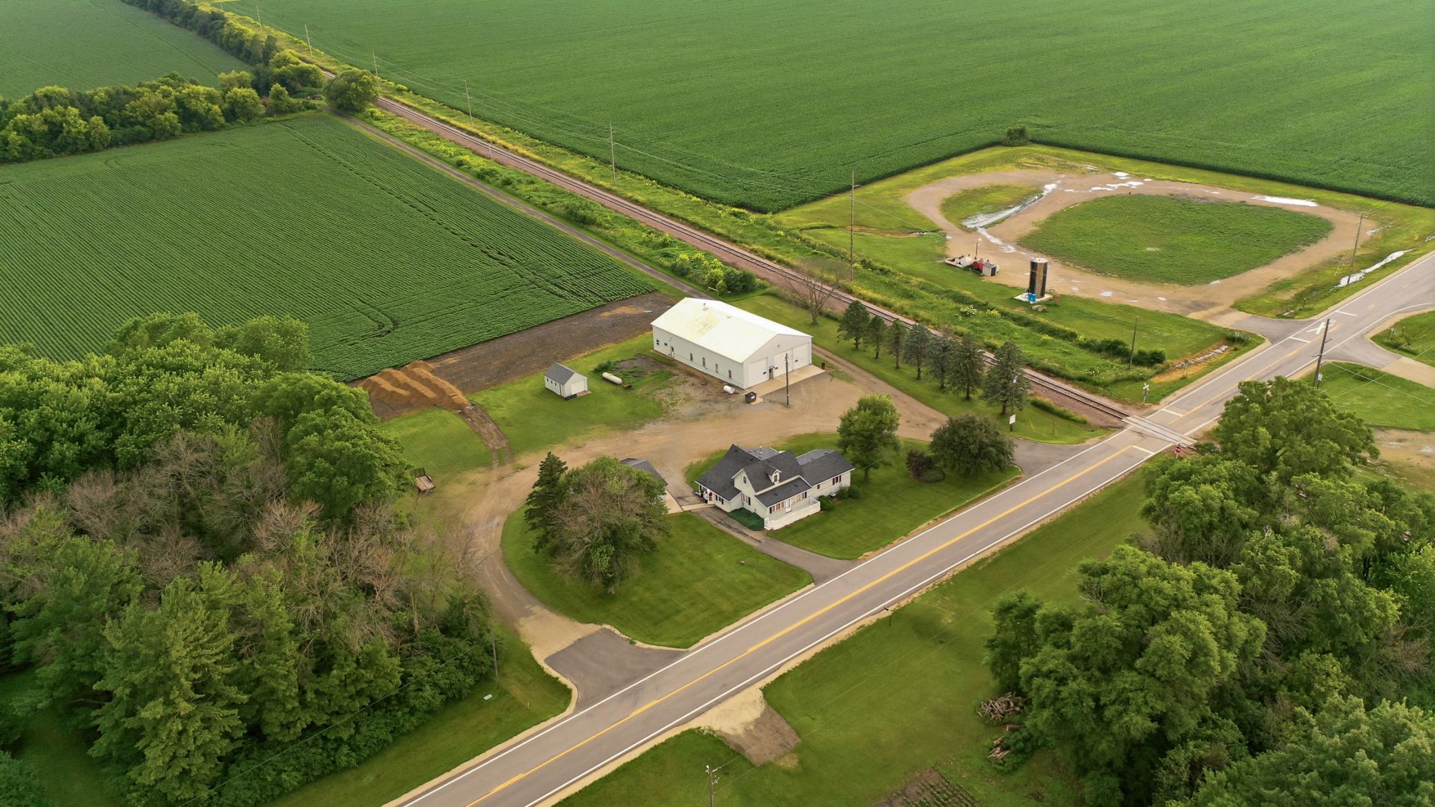main property photo 33