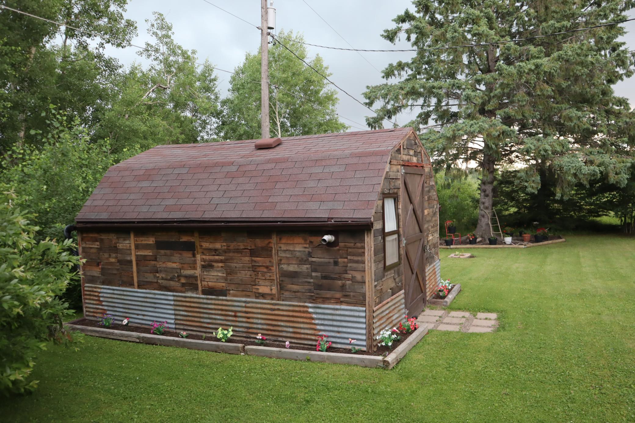 main property photo 23